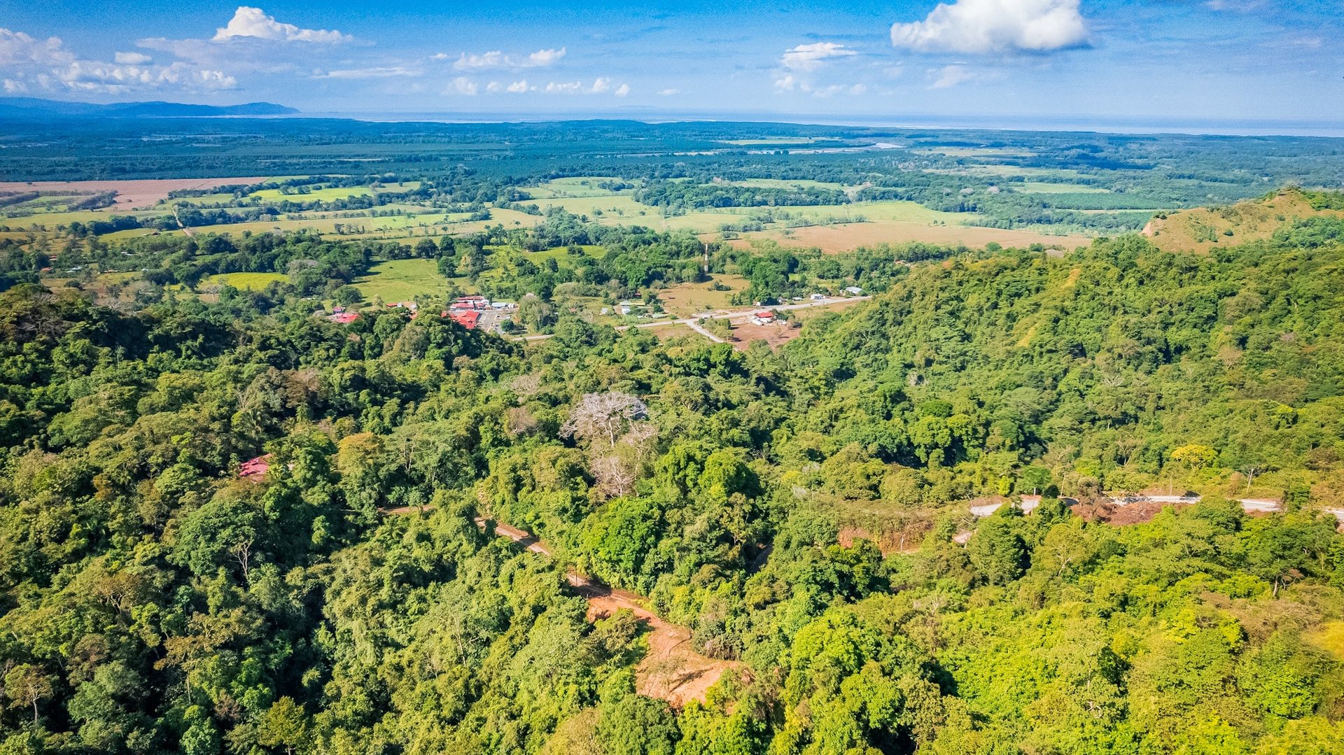 Stunning Ocean view & Mountain view property