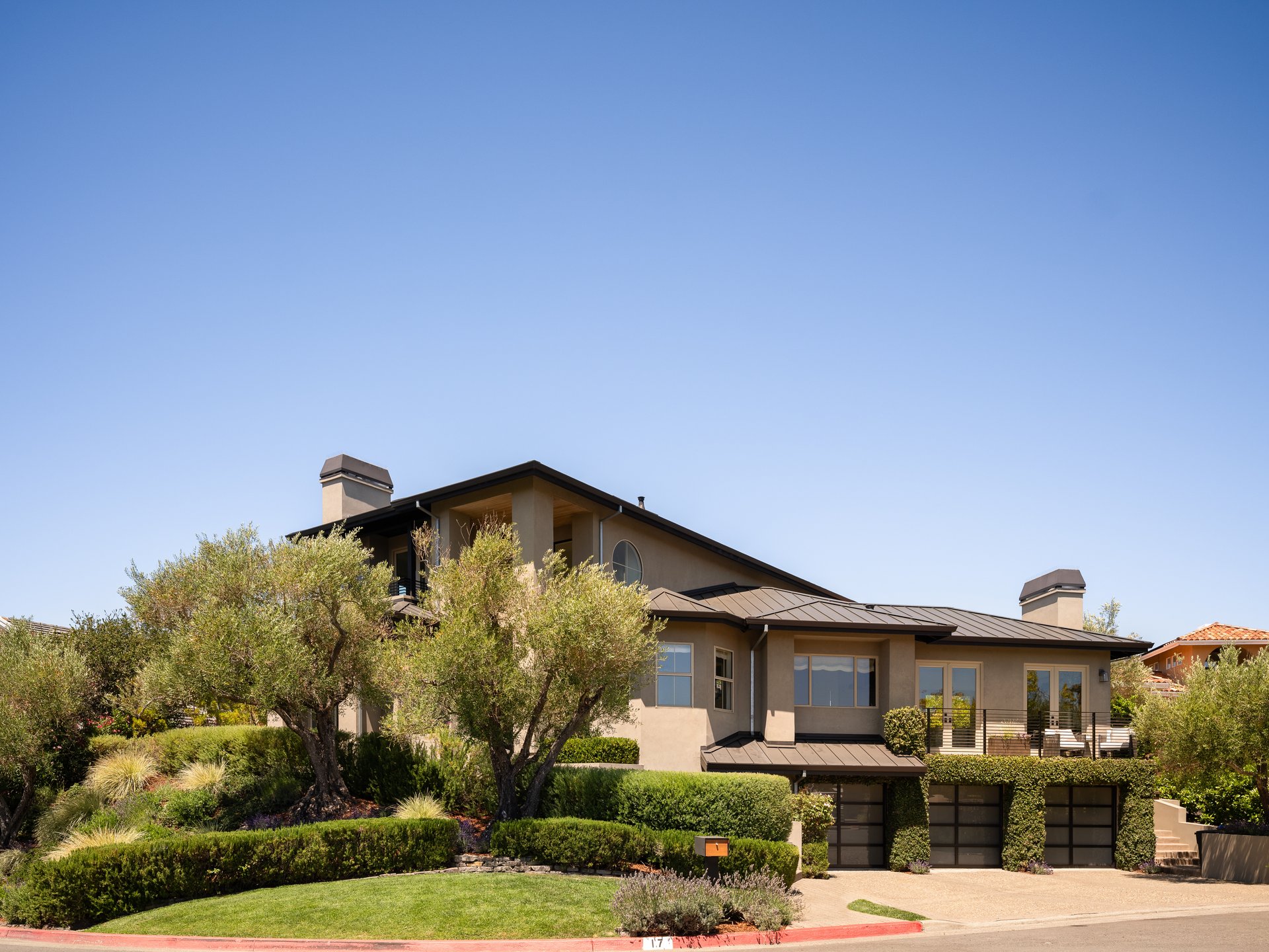 Architectural Modernism, Bay Views, and Exceptional Outdoor Living