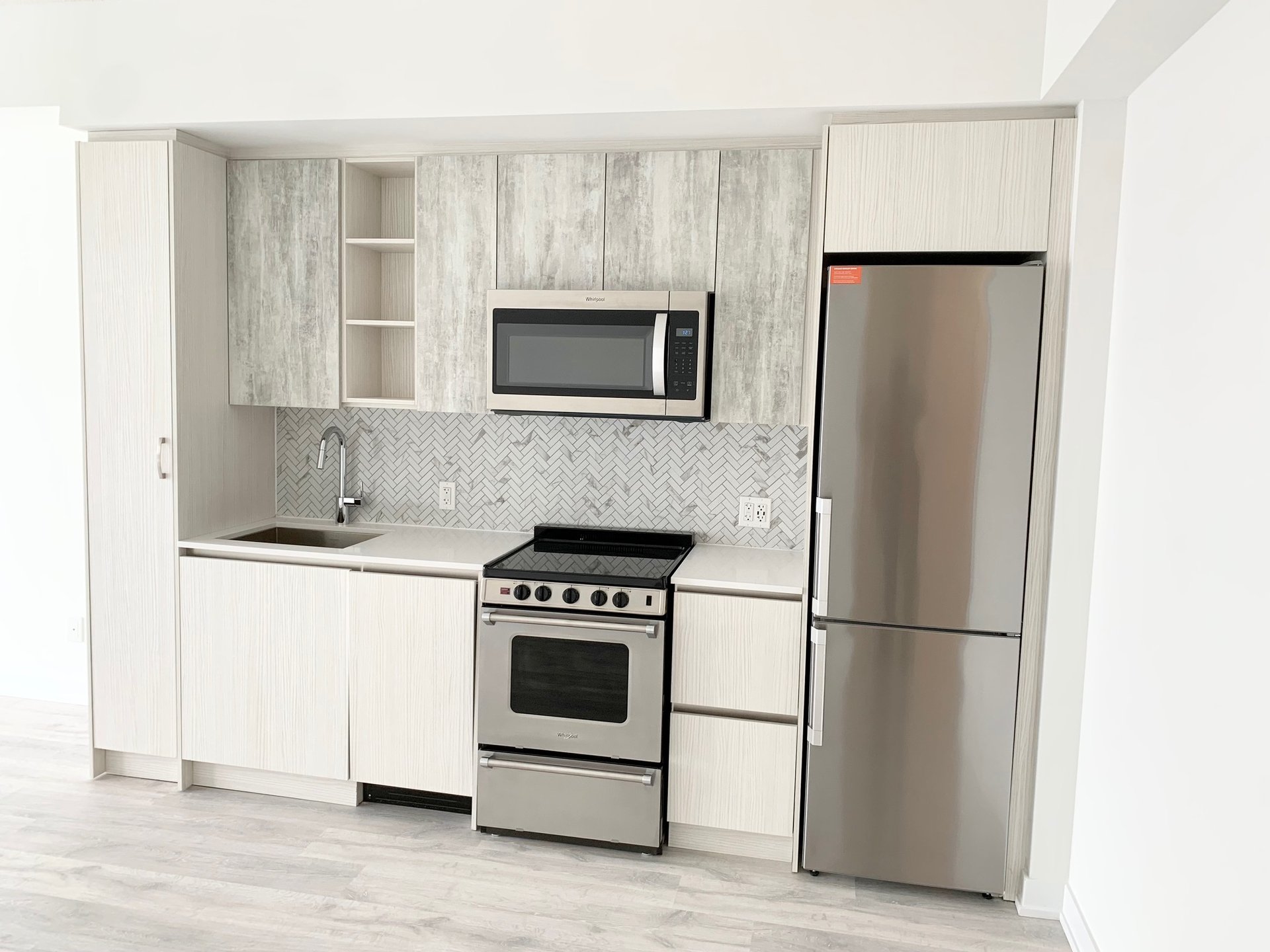 251 Manitoba St Unit: 2808