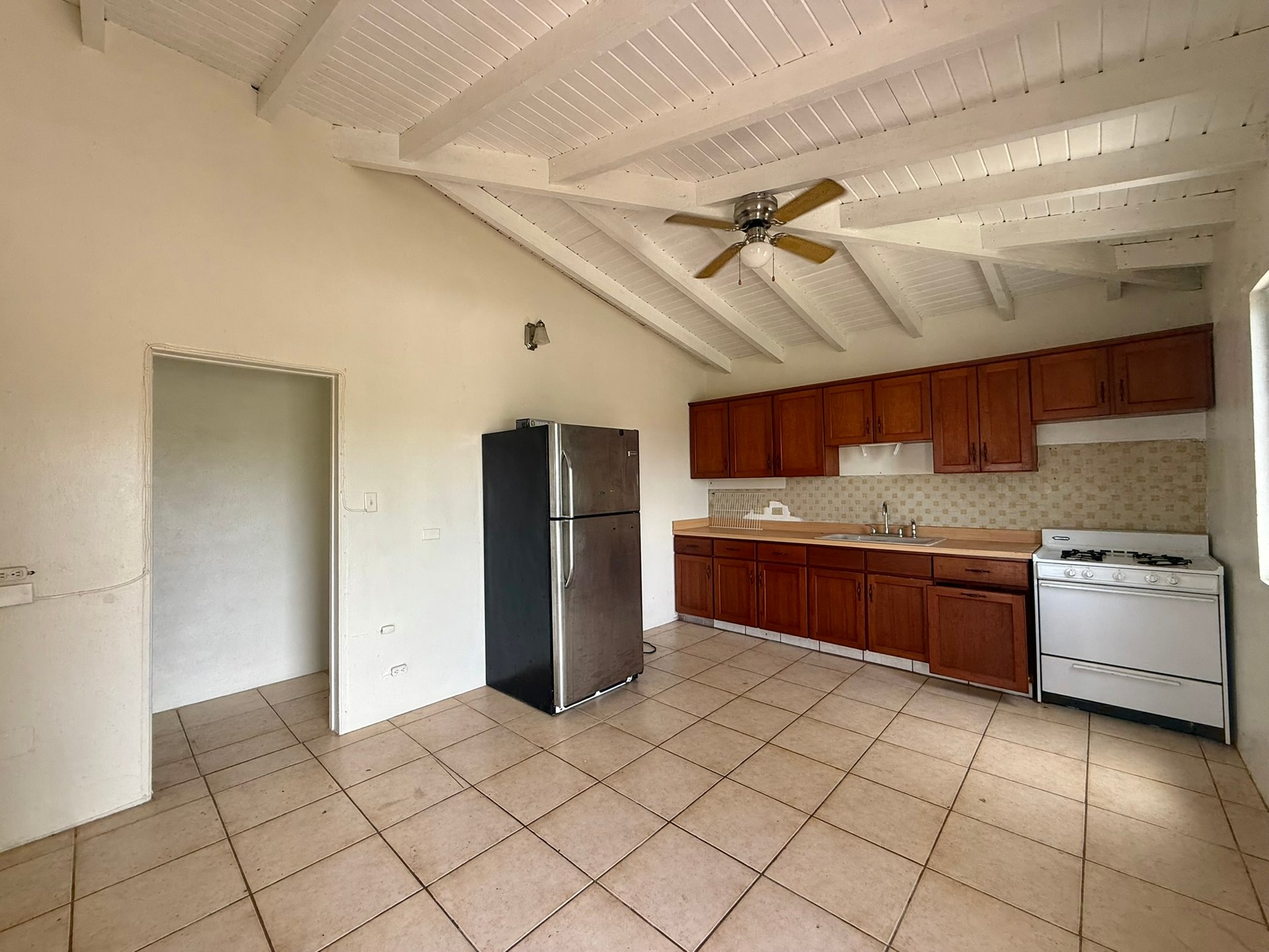 1141 Chapel Hill 3 Bedroom Apartment