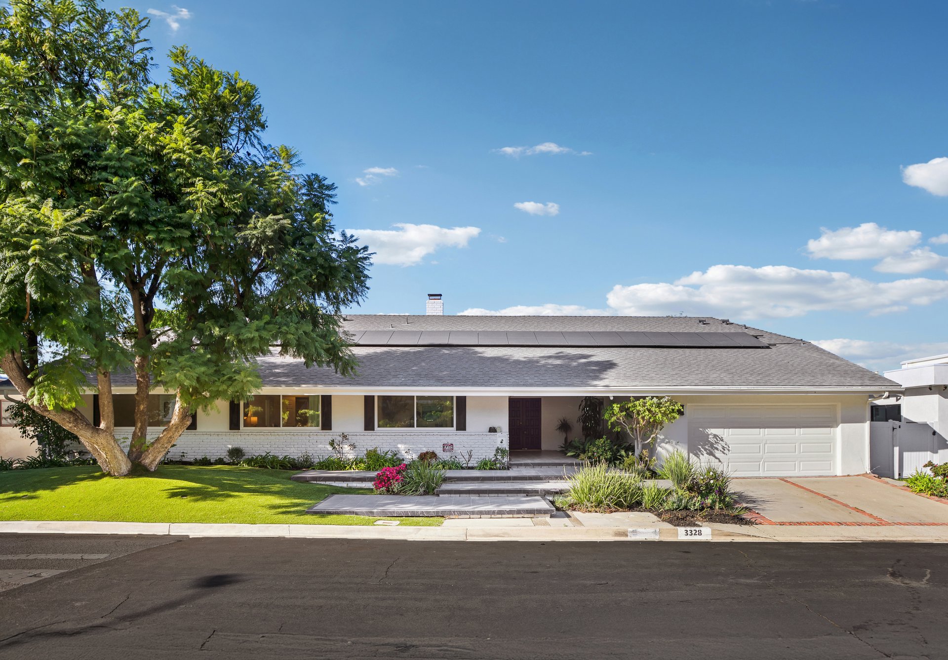 3328 Red Rose Dr, Encino