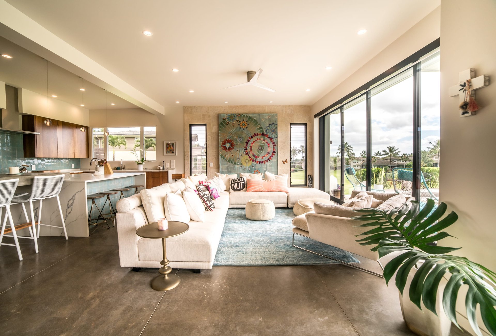4011 Aloalii Dr