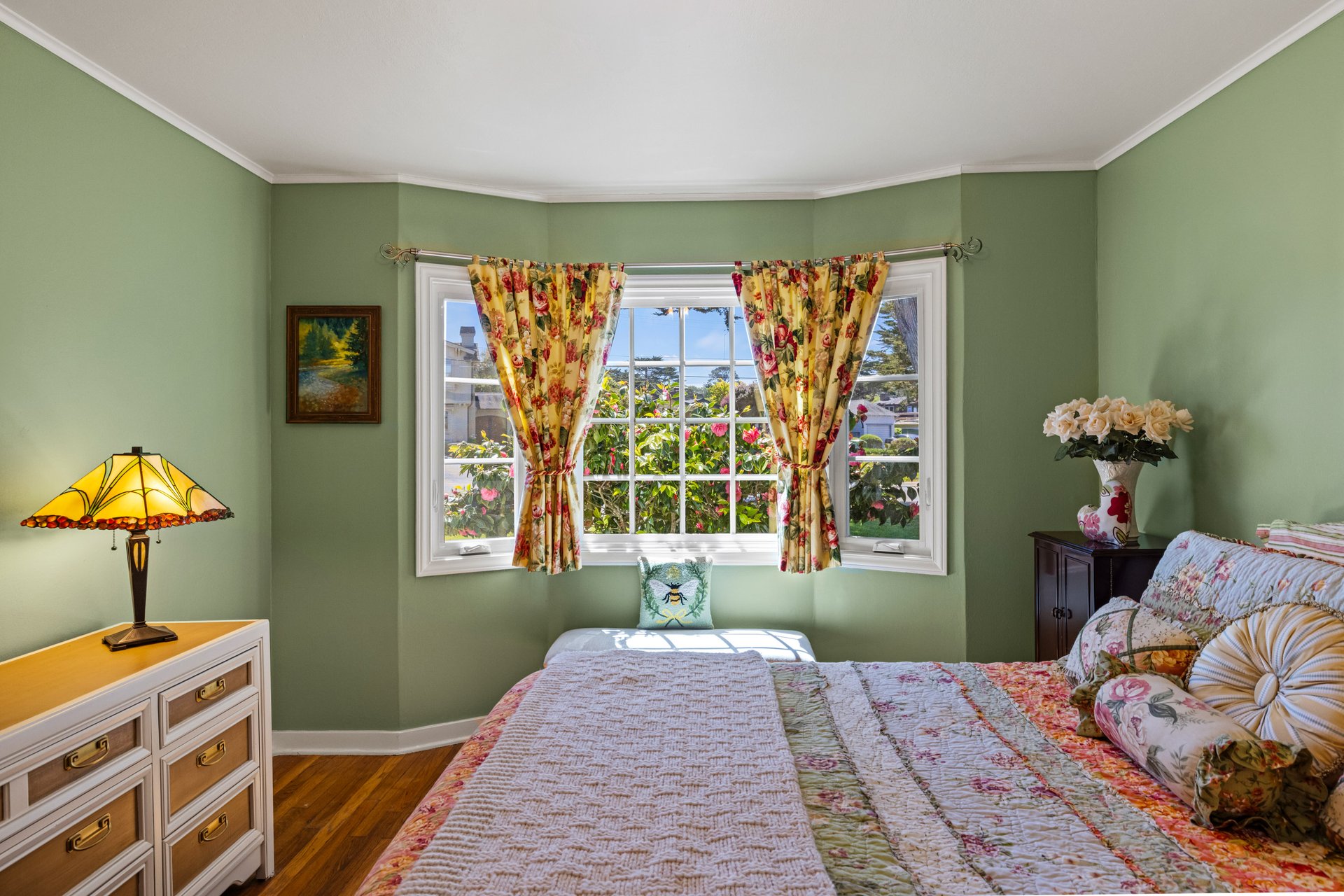 Charming Pacific Grove Cottage