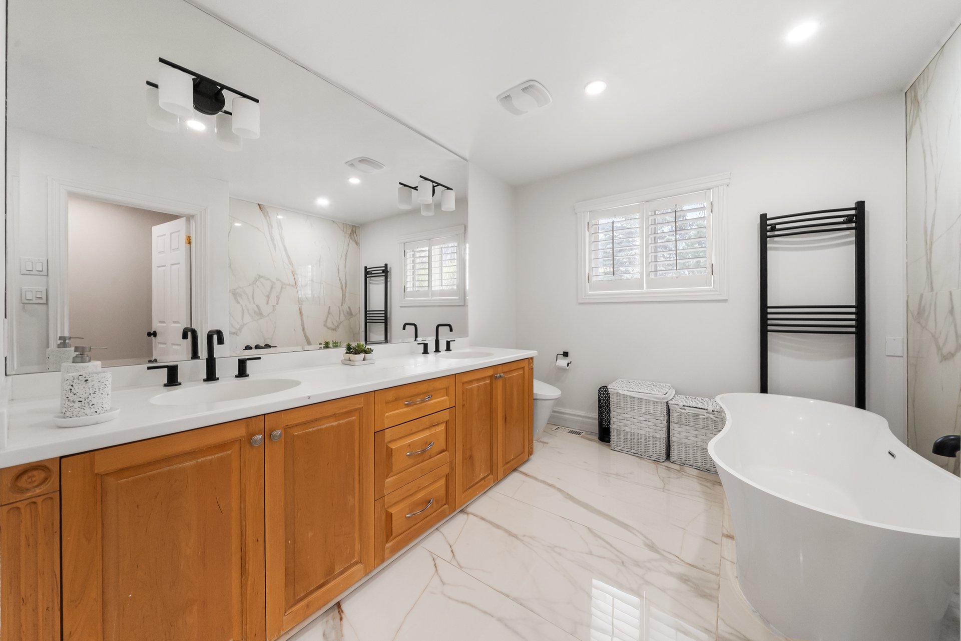 2154 Oneida Cres