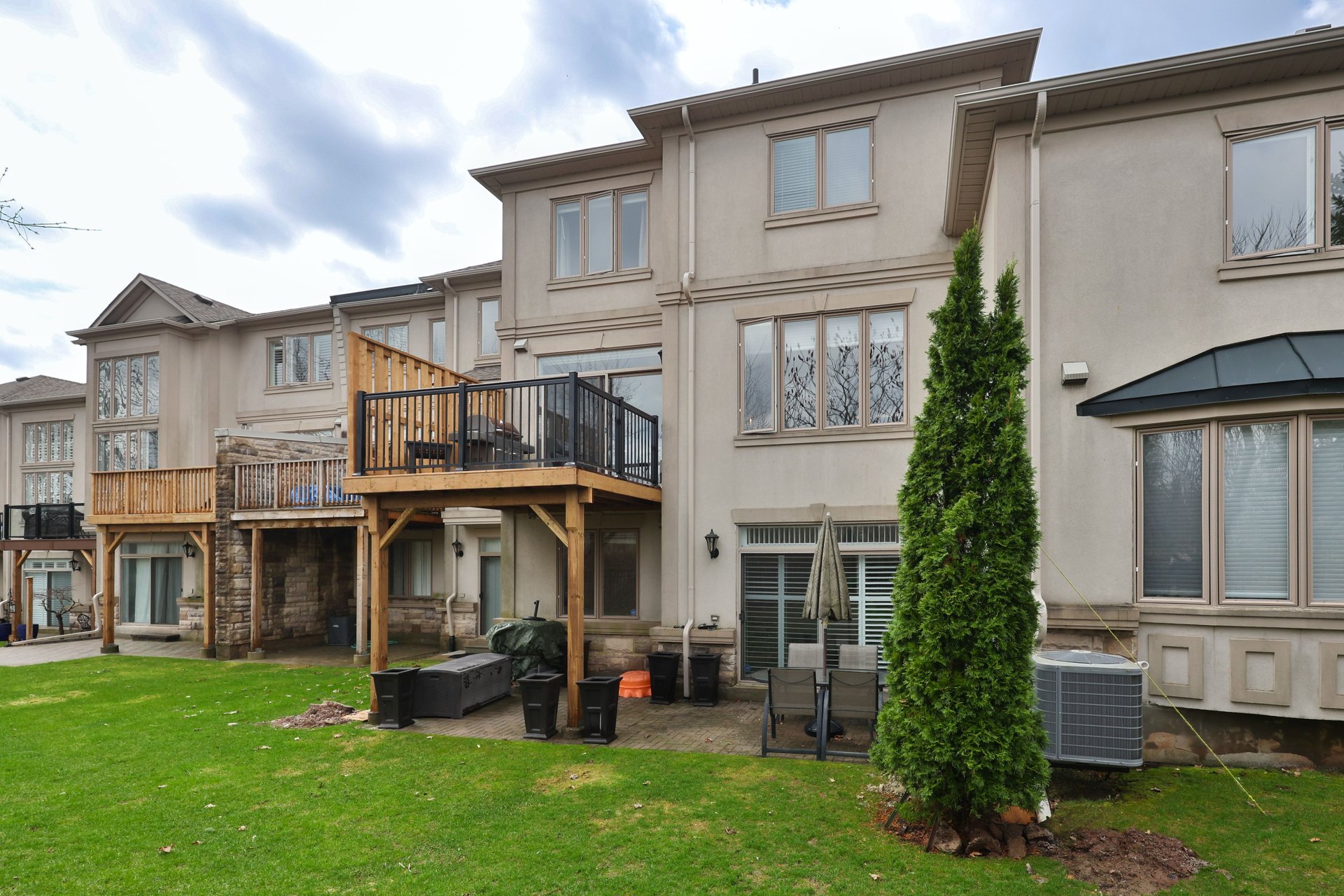 34-2400 Neyagawa Boulevard, Oakville