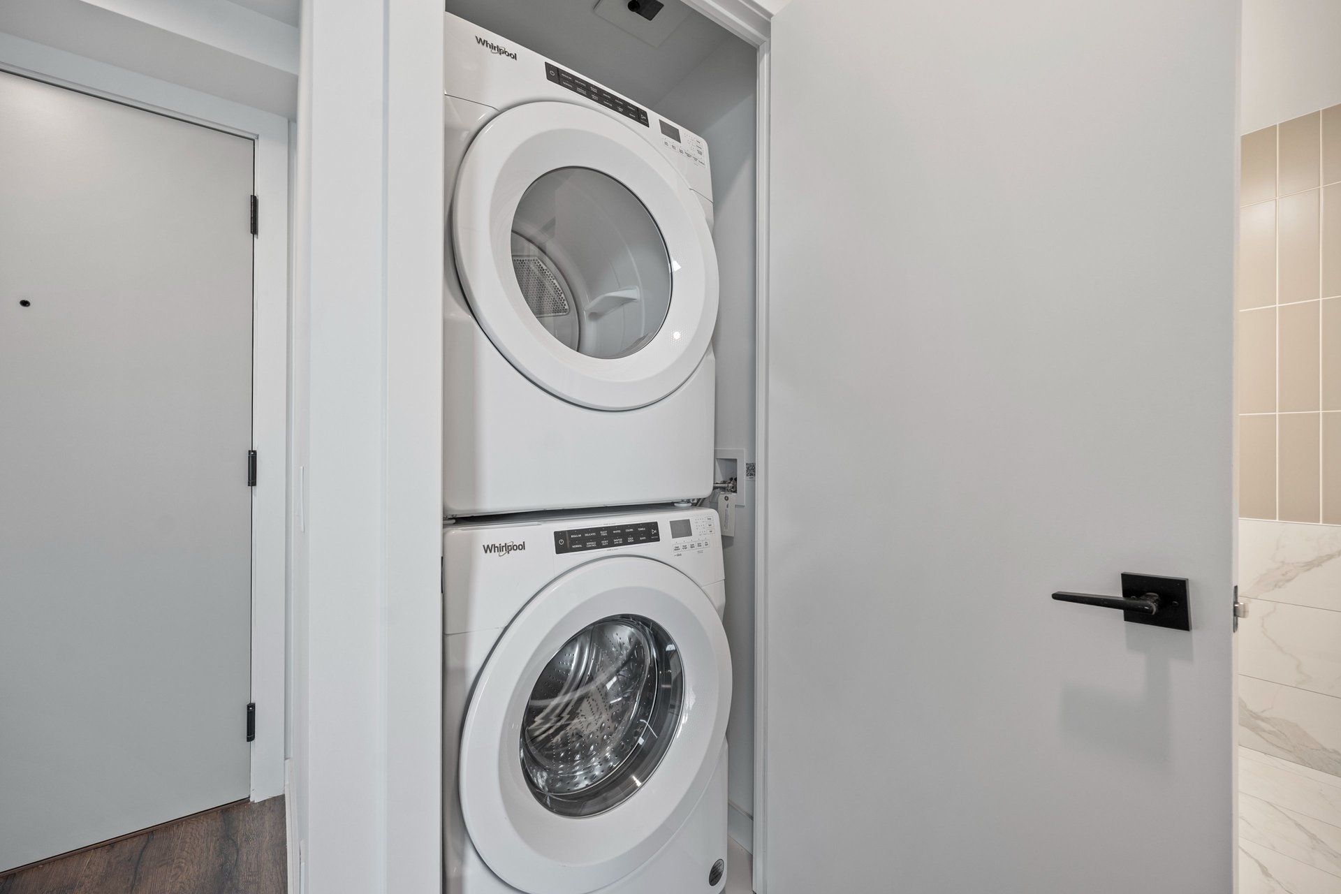 327 King Street W Unit: 4404