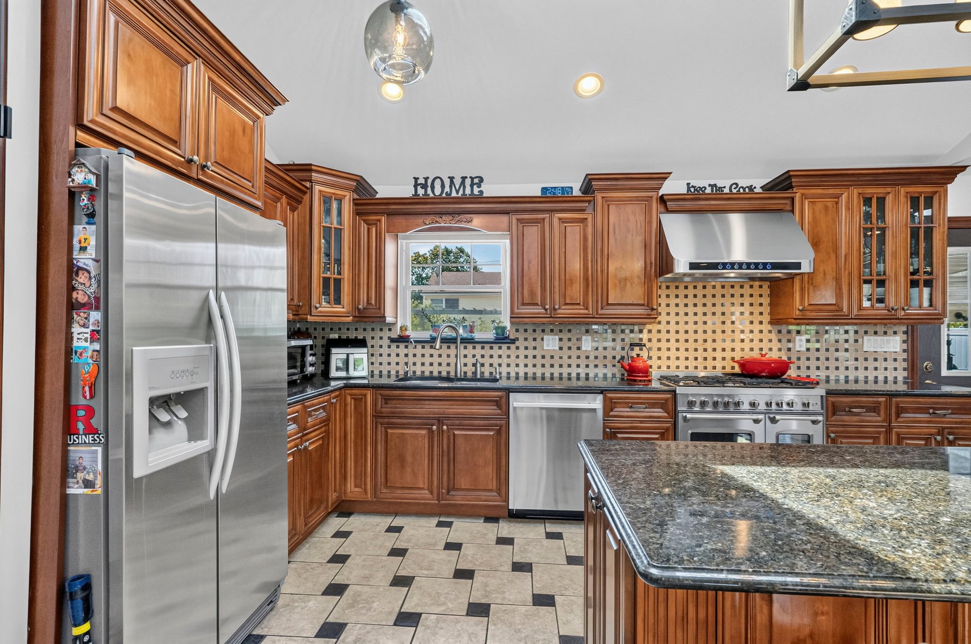 24 Beacon St