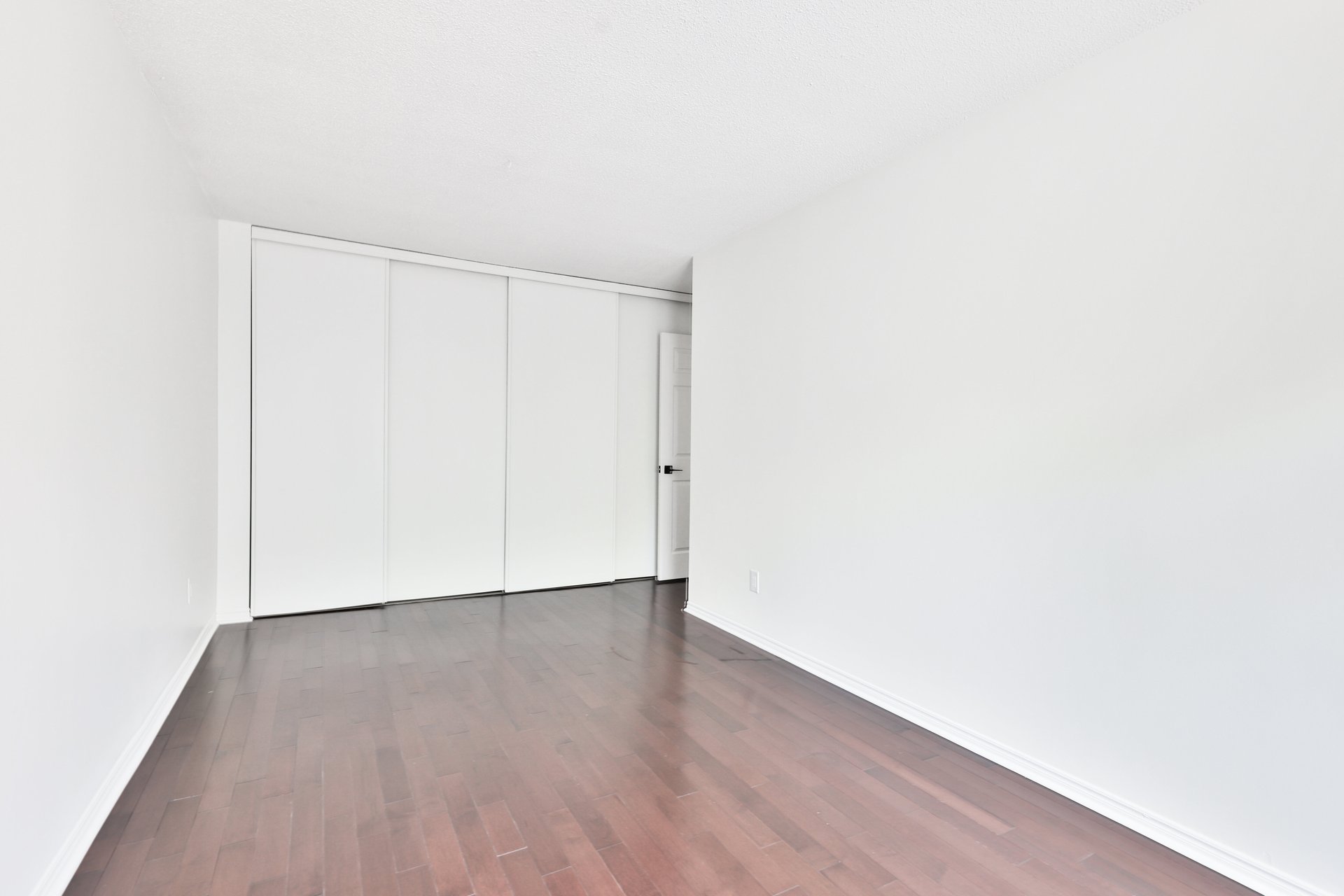 2-4635 Regents Terrace, Mississauga