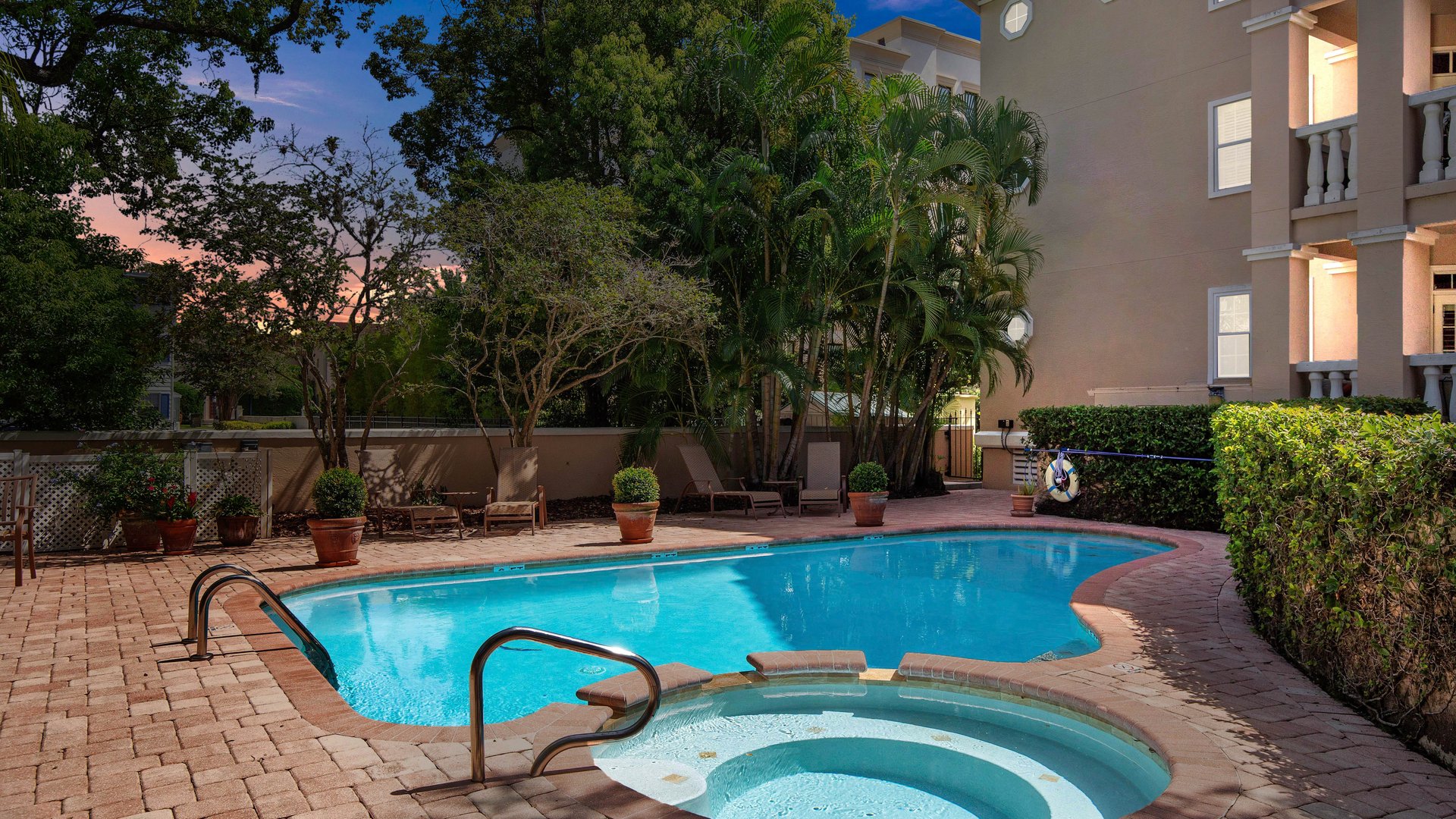147 S Interlachen Ave Unit 301