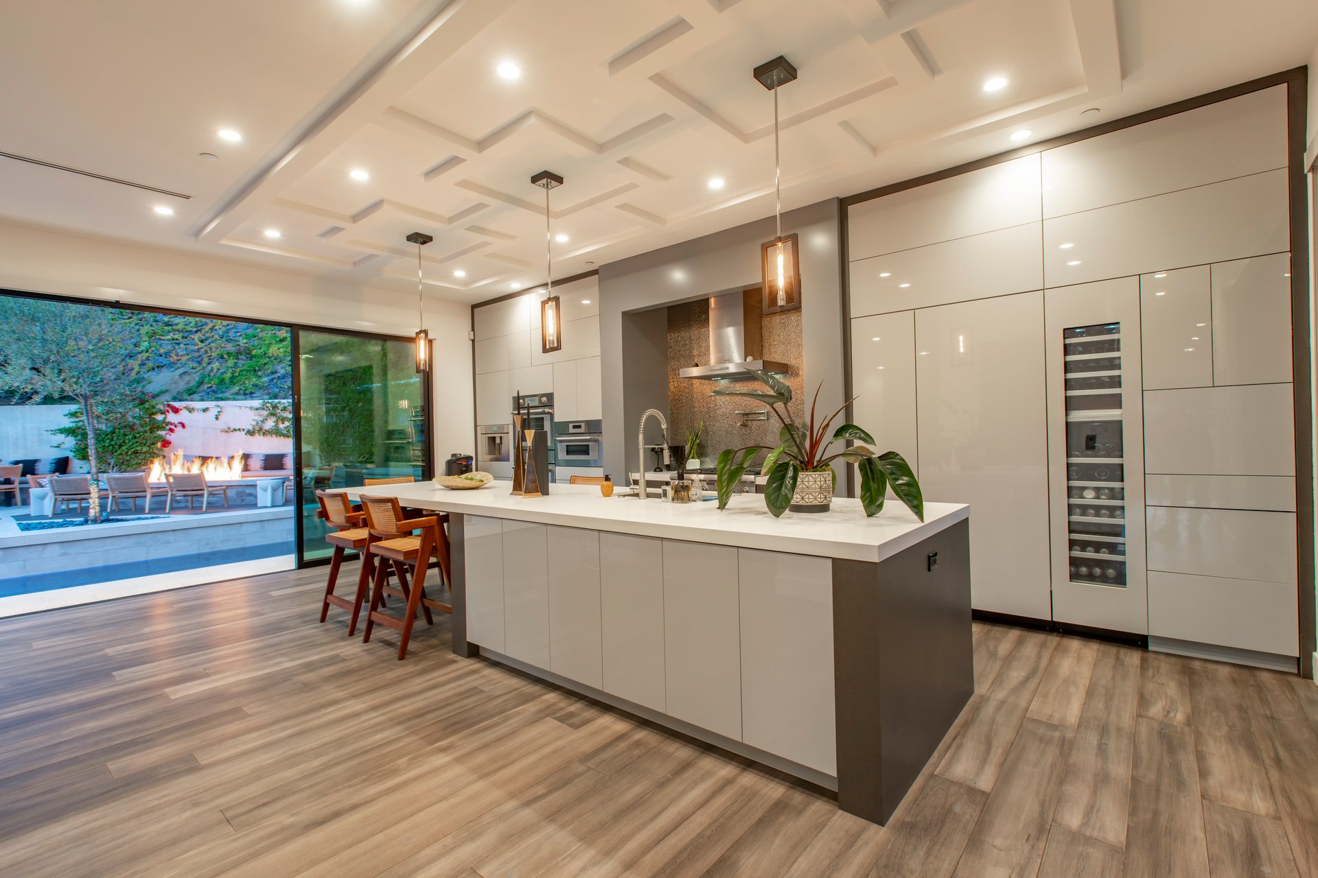 8145 Willow Glen Rd