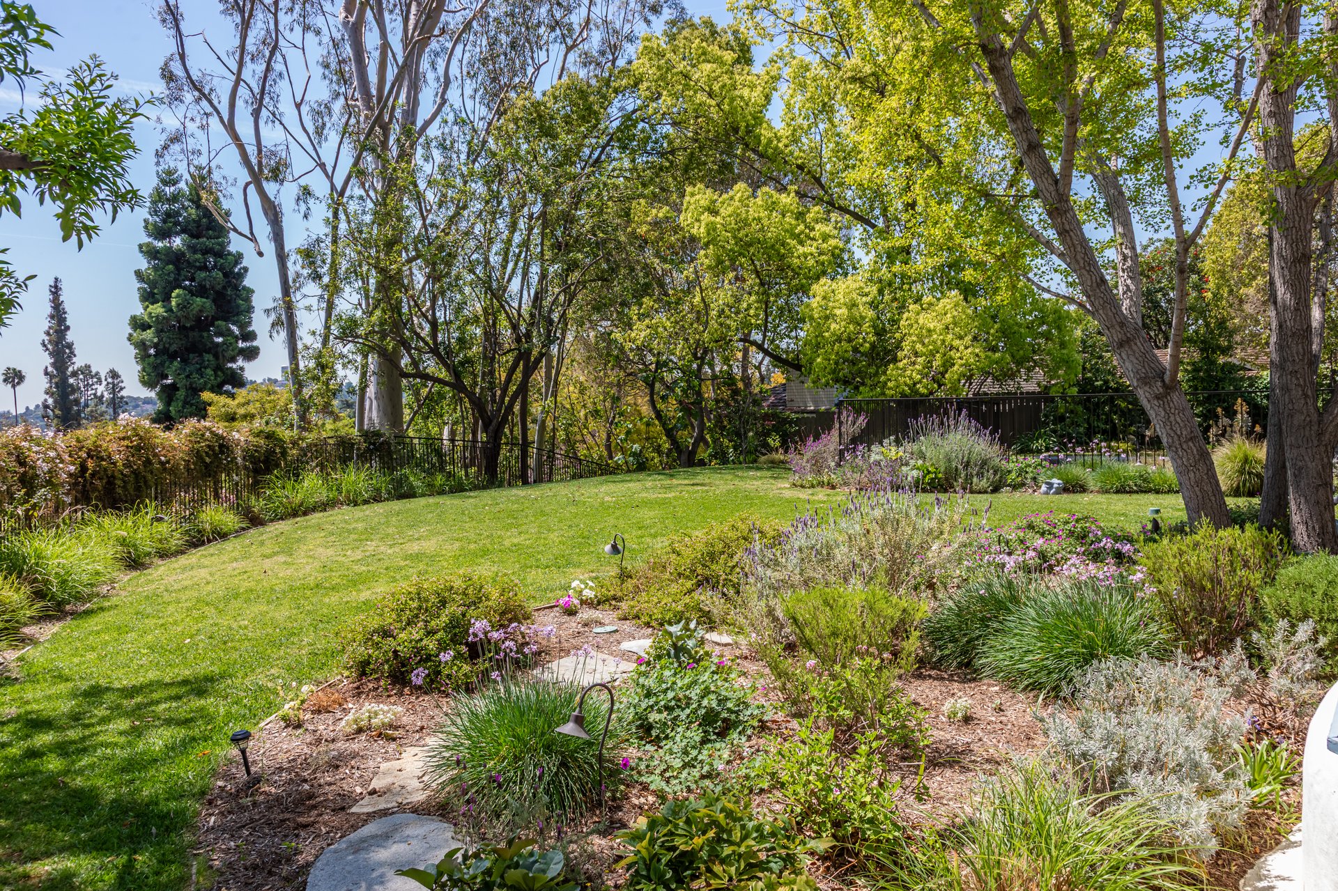 233 Hillside Rd