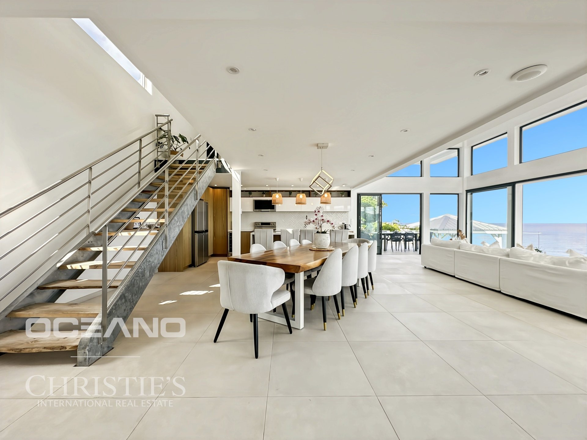 Cliffside Villa - Mont Rouge