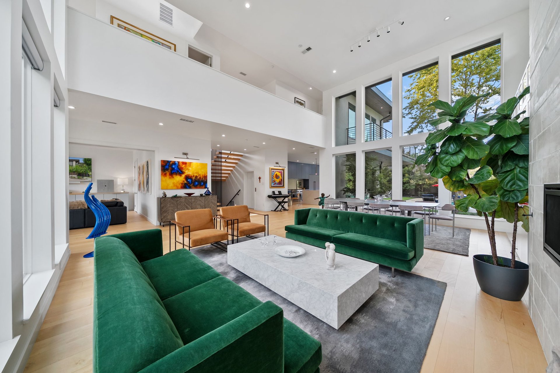 423 W Colorado Boulevard
