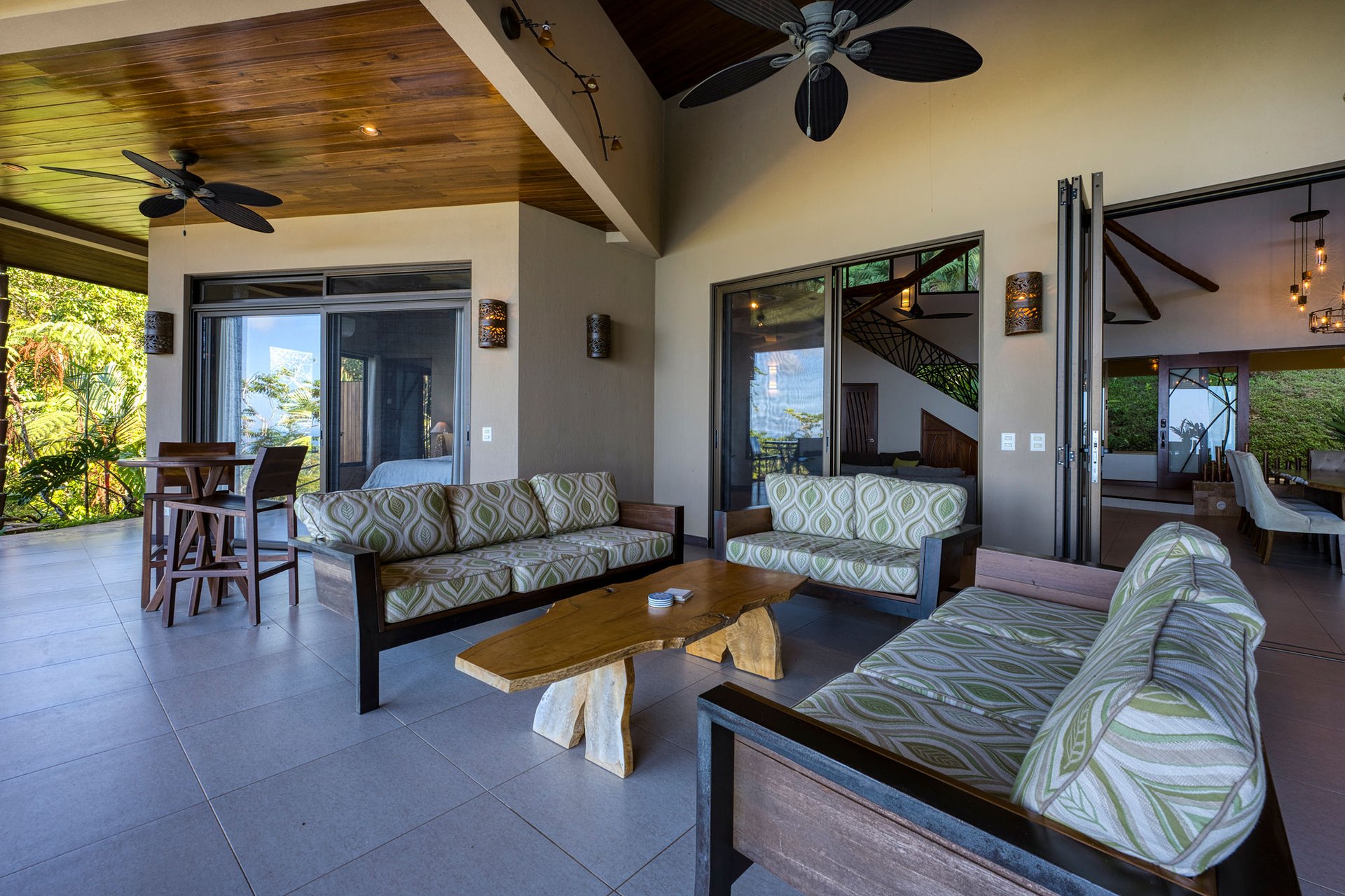 Casa Bambú – LUXURY 5 BEDROOM ESTATE WITH EXCEPTIONAL OCEAN VIEWS