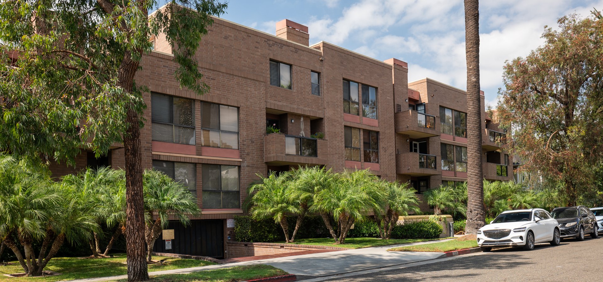235 S Tower Dr Unit: 301, Beverly Hills 
