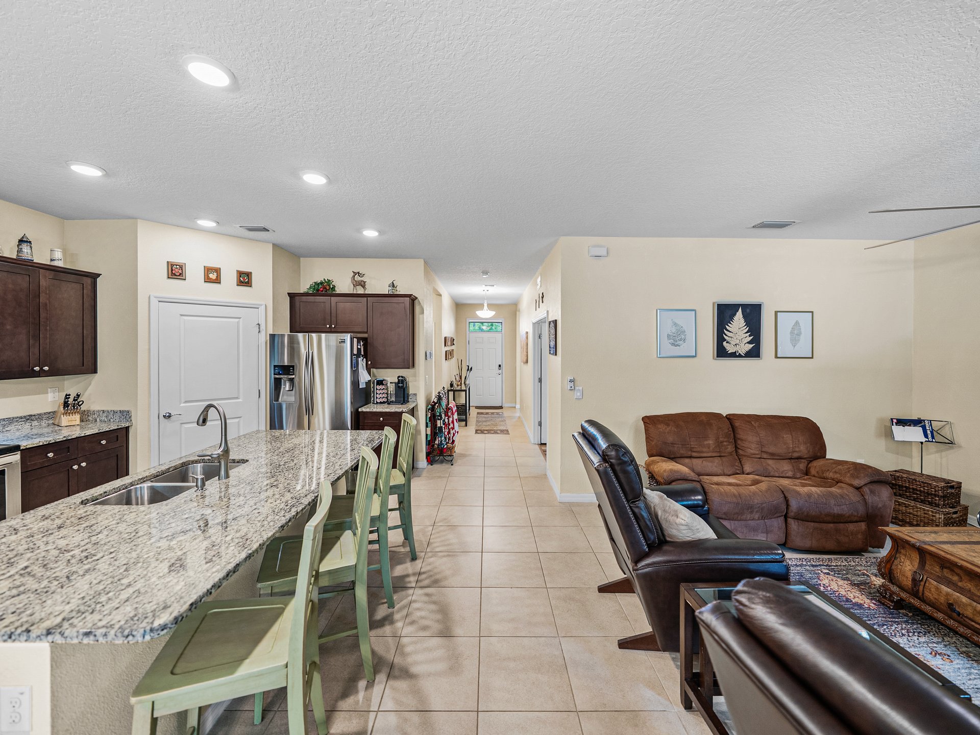 12615 EASTPOINTE DR