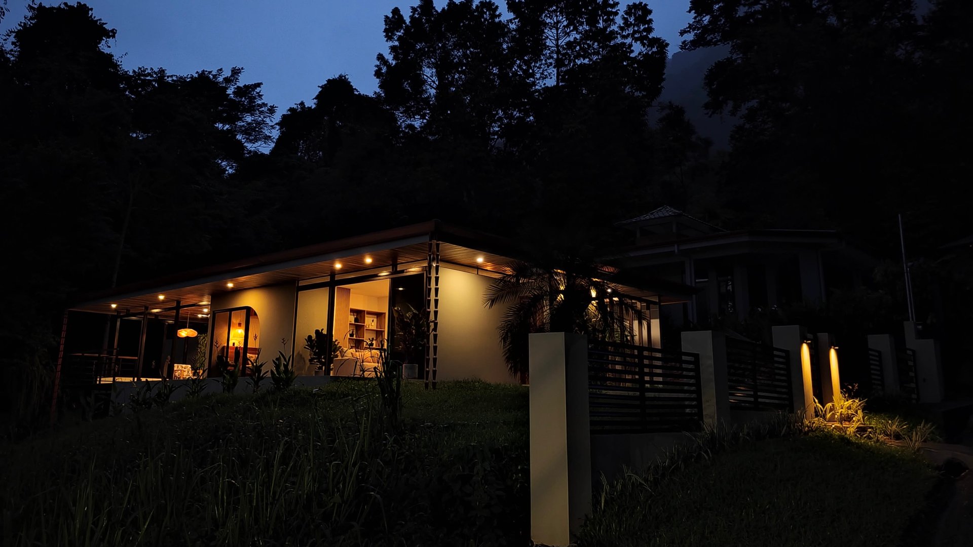 Jungle, Ocean, and exclusive elements to live in the tropics at Casa Elementum