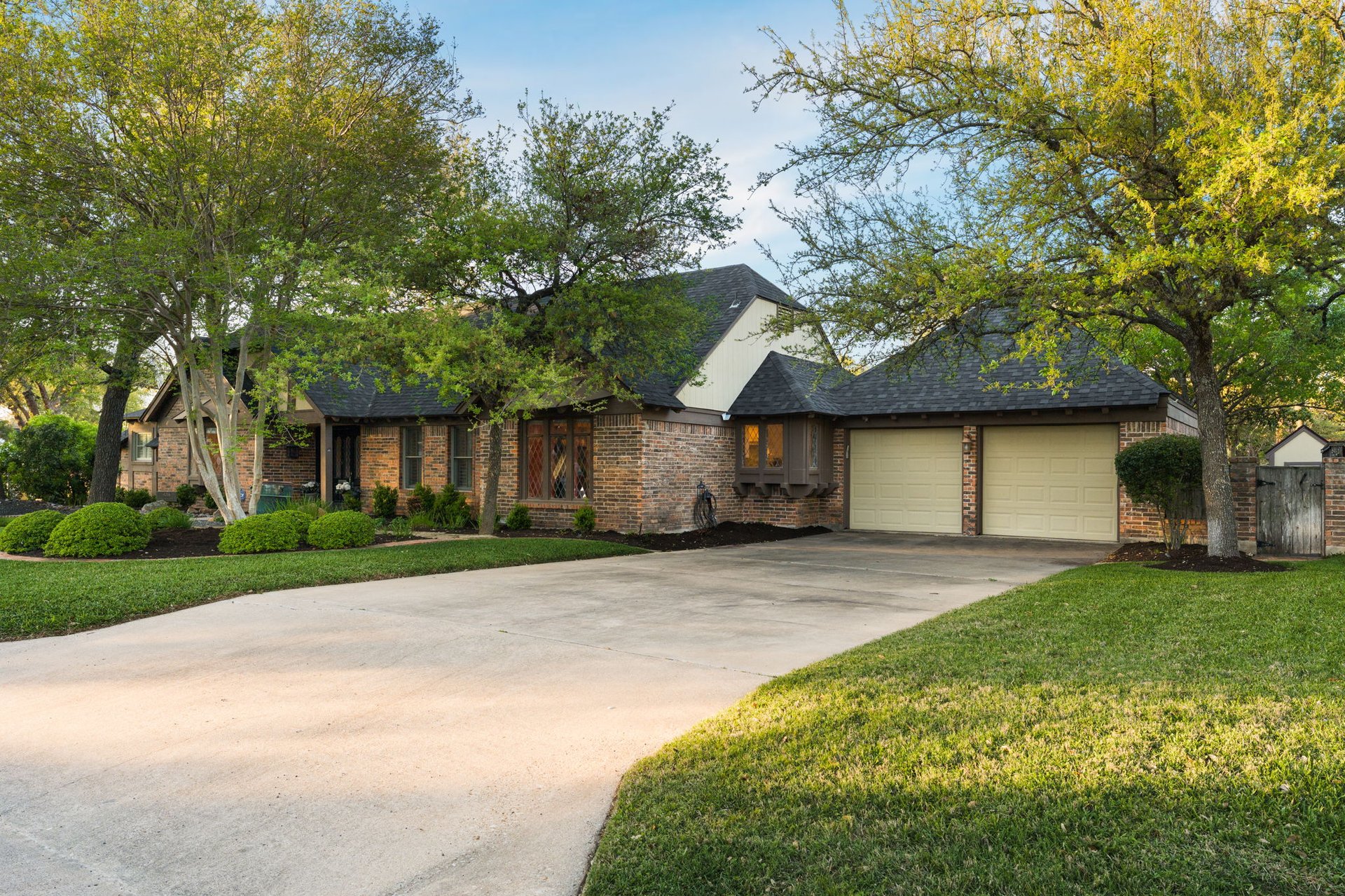 4216 Tallowood DR