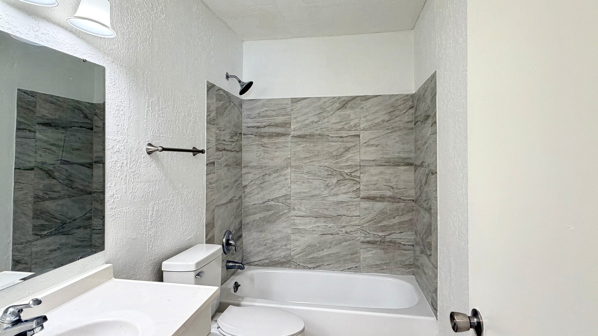 Spacious Ground-Floor Apartment for Lease in Winter Springs