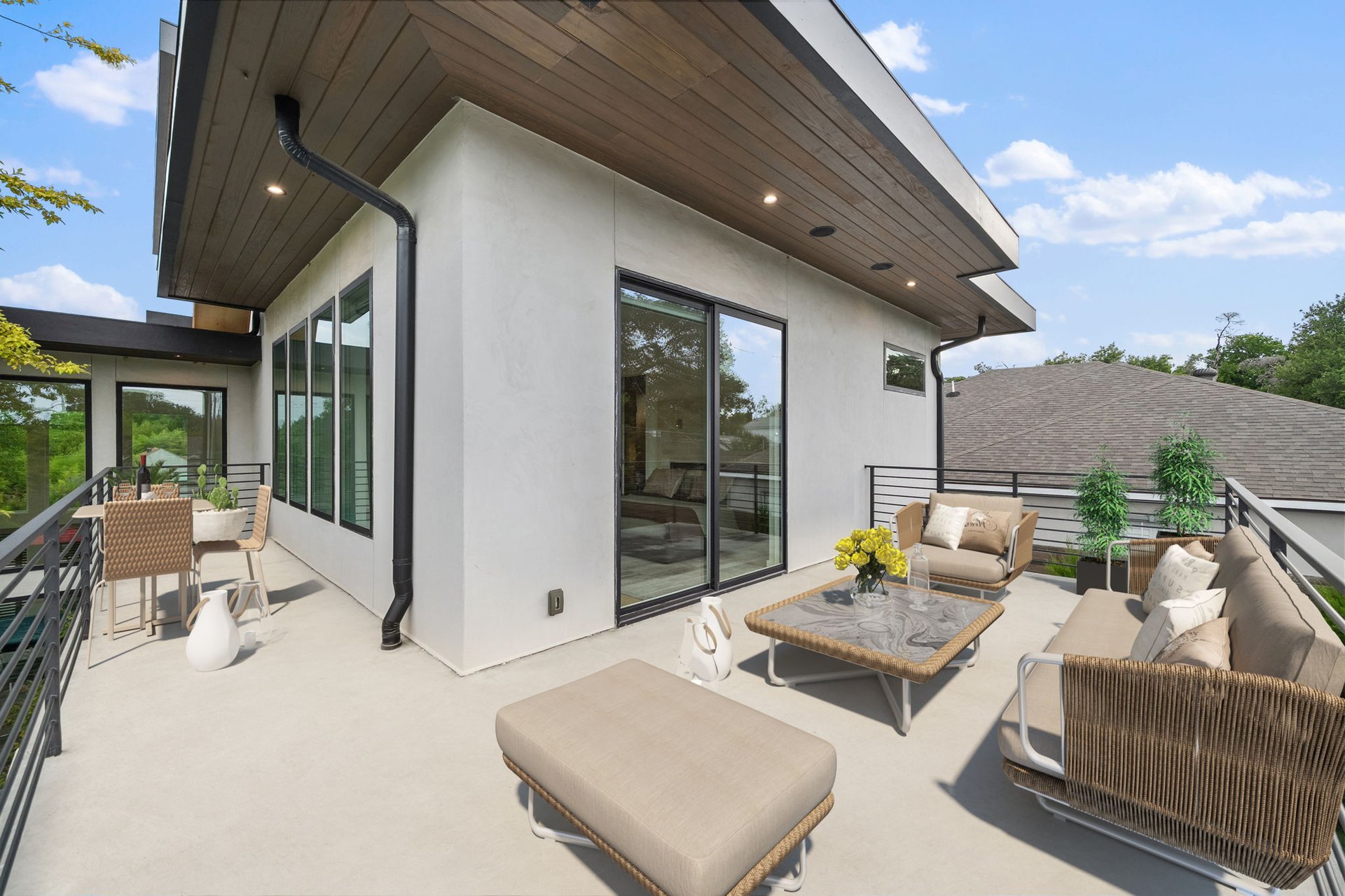 423 W Colorado Boulevard