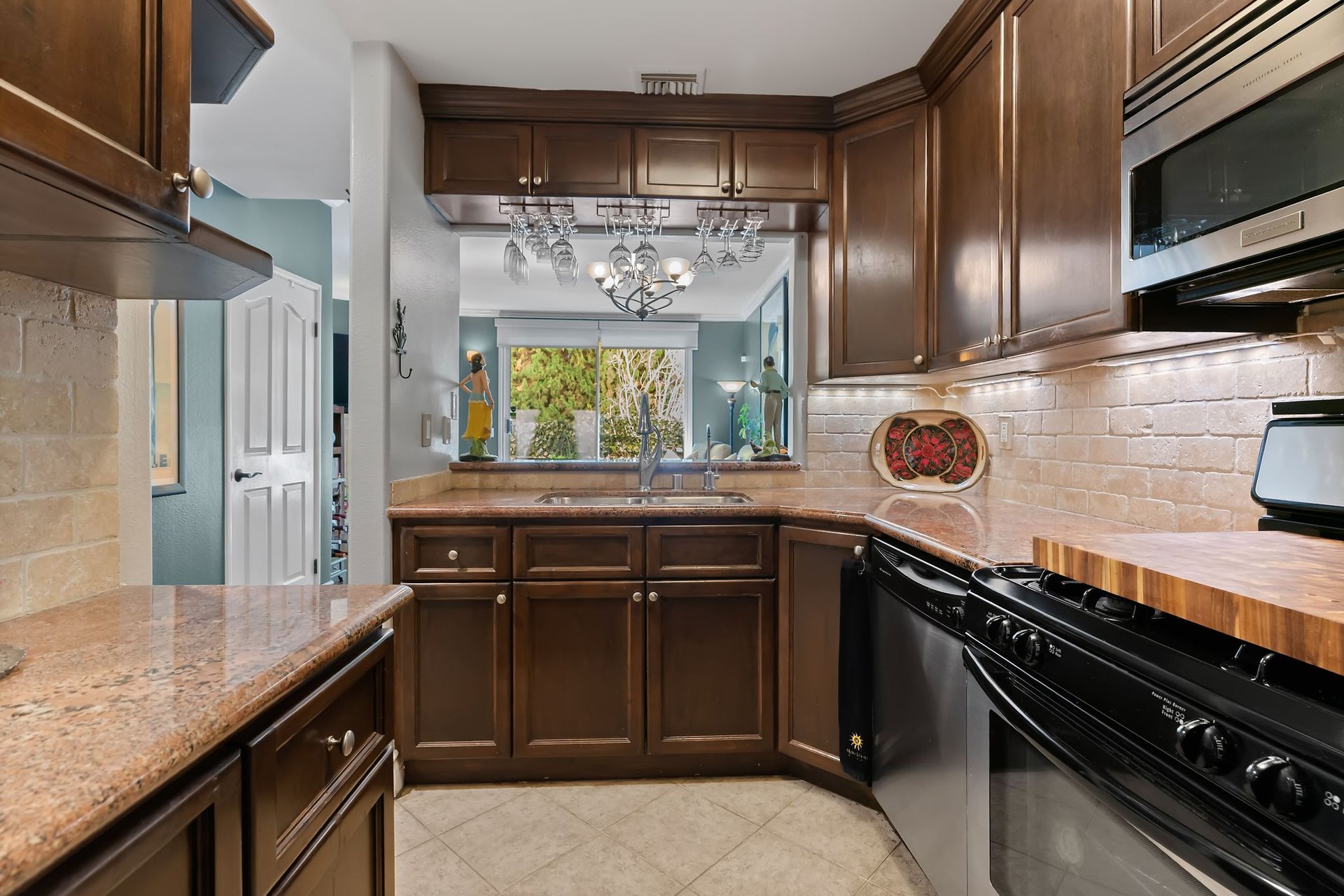 4128 Whitsett Ave Unit 108