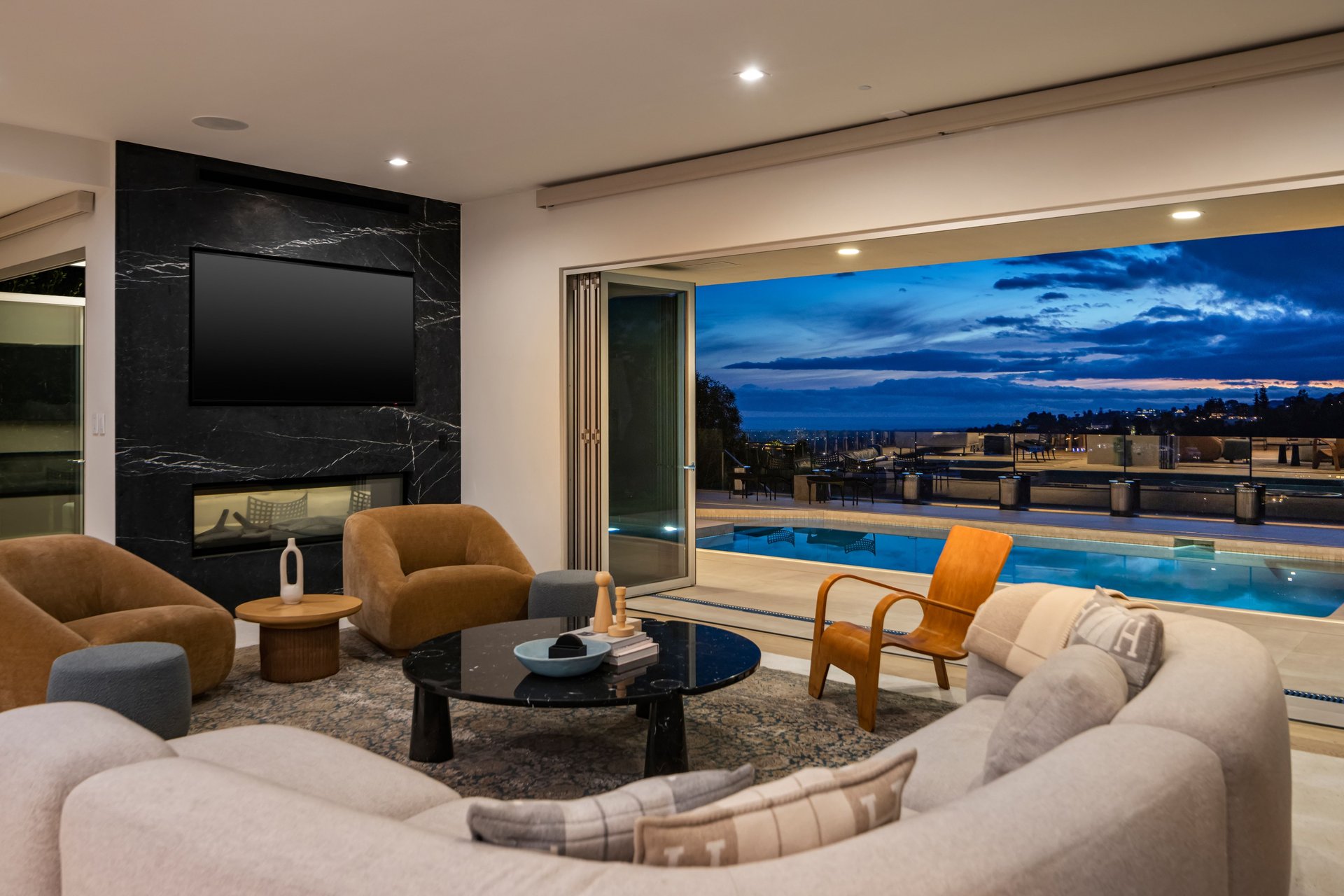 1557 Tower Grove Dr, Beverly Hills