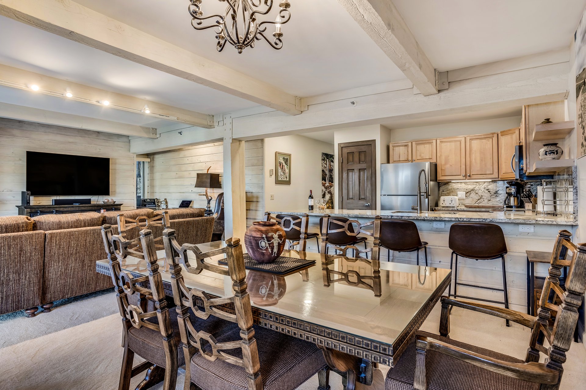 Modern Elegance Meets Mountain Comfort