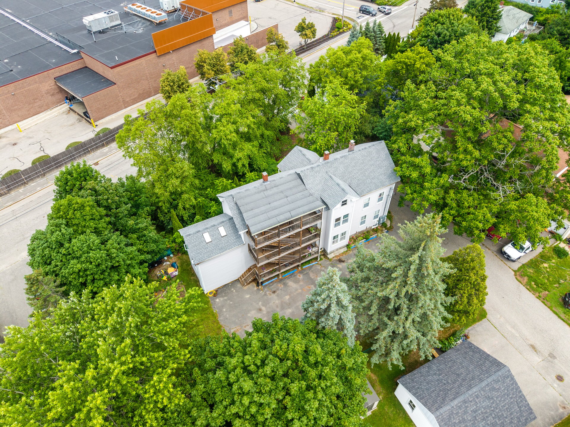 7 Emmons Place