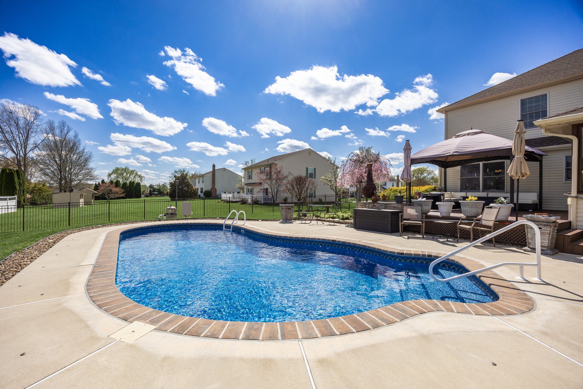 237 Pine Valley Ln