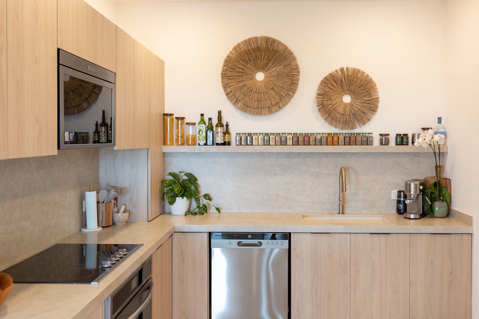 Ocean & Mountain View Modern Beach Condominium 