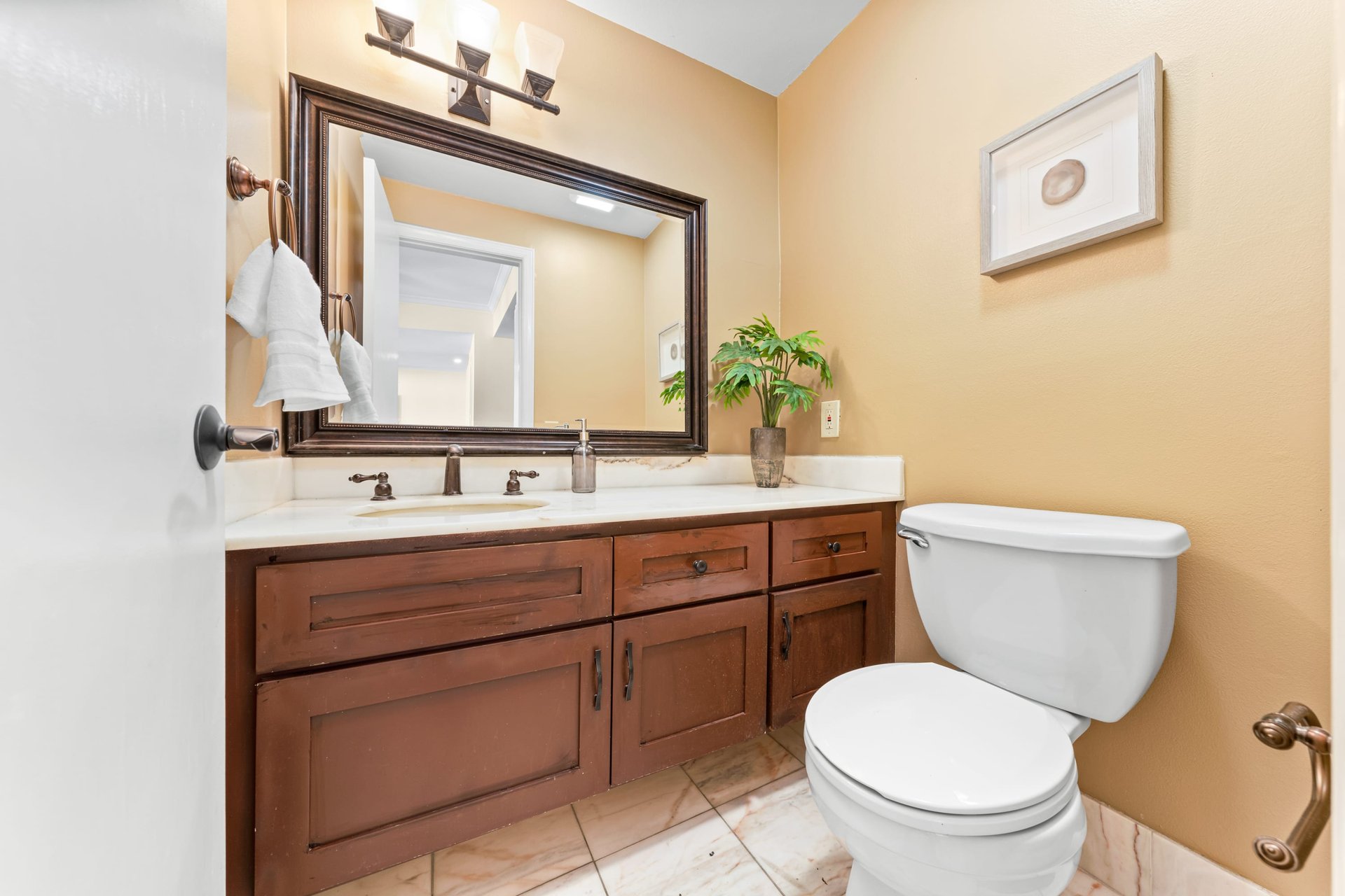 8712 Gregory Way #403, Pico-Robertson
