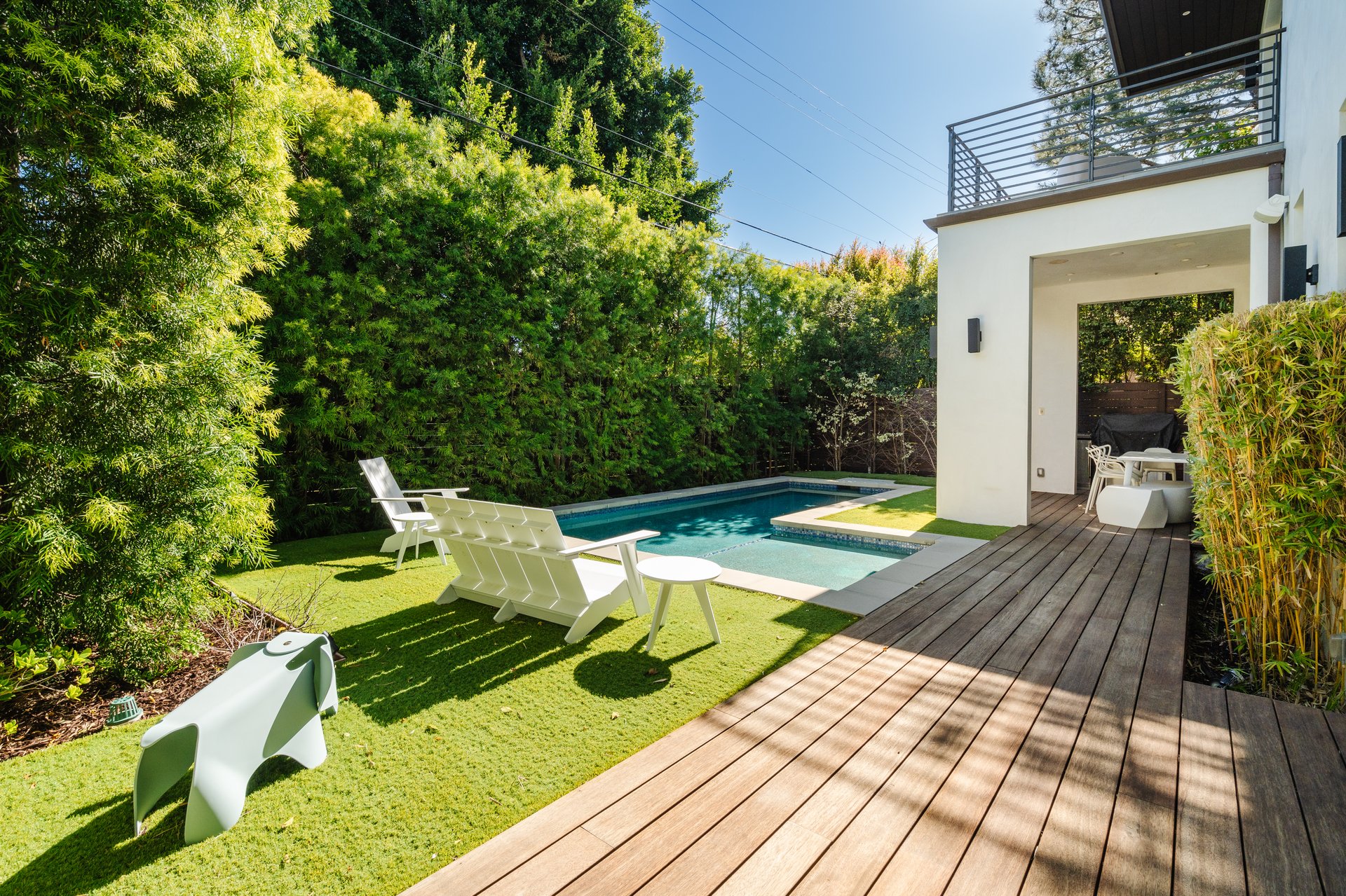 536 N Arden Blvd, Larchmont