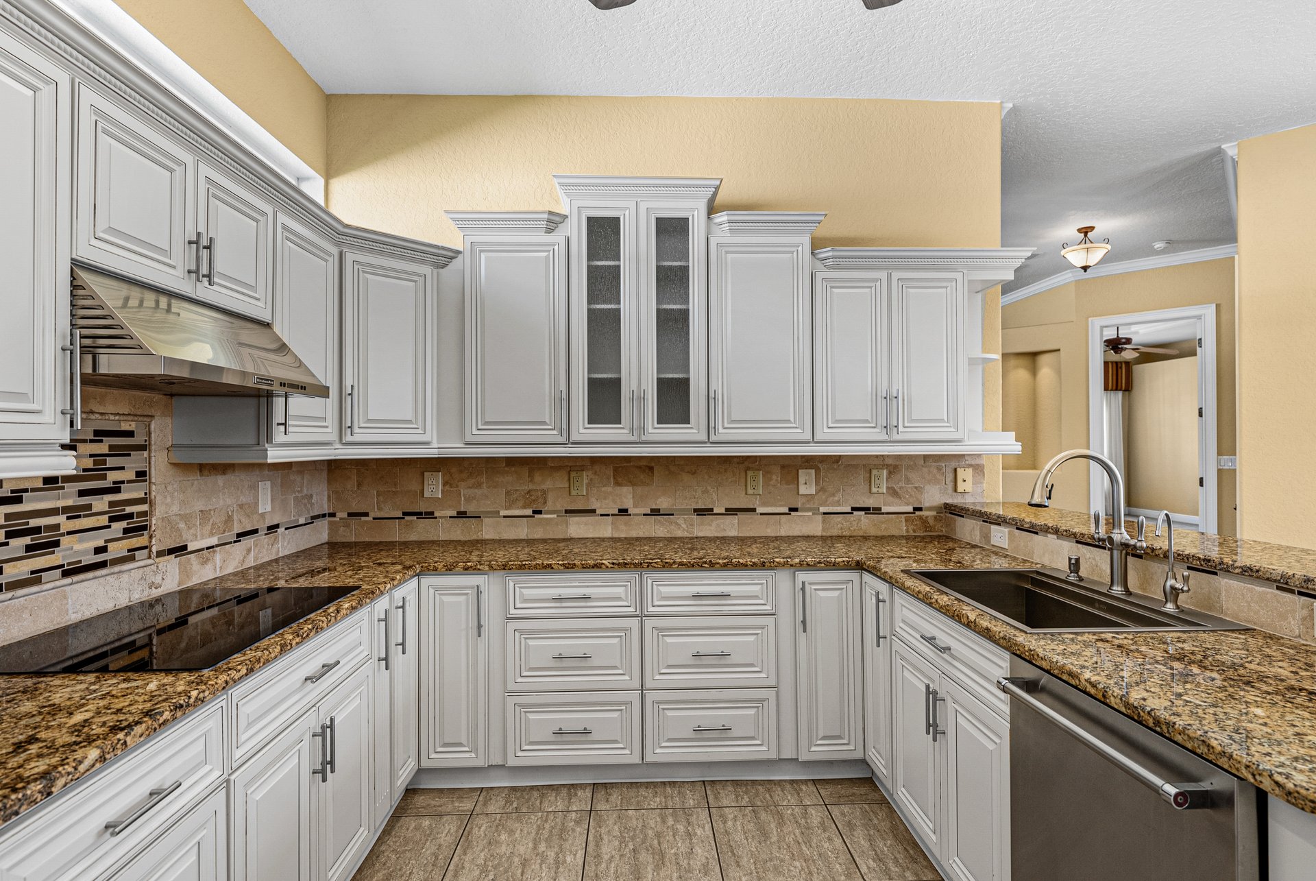 12231 WOODLANDS CIR