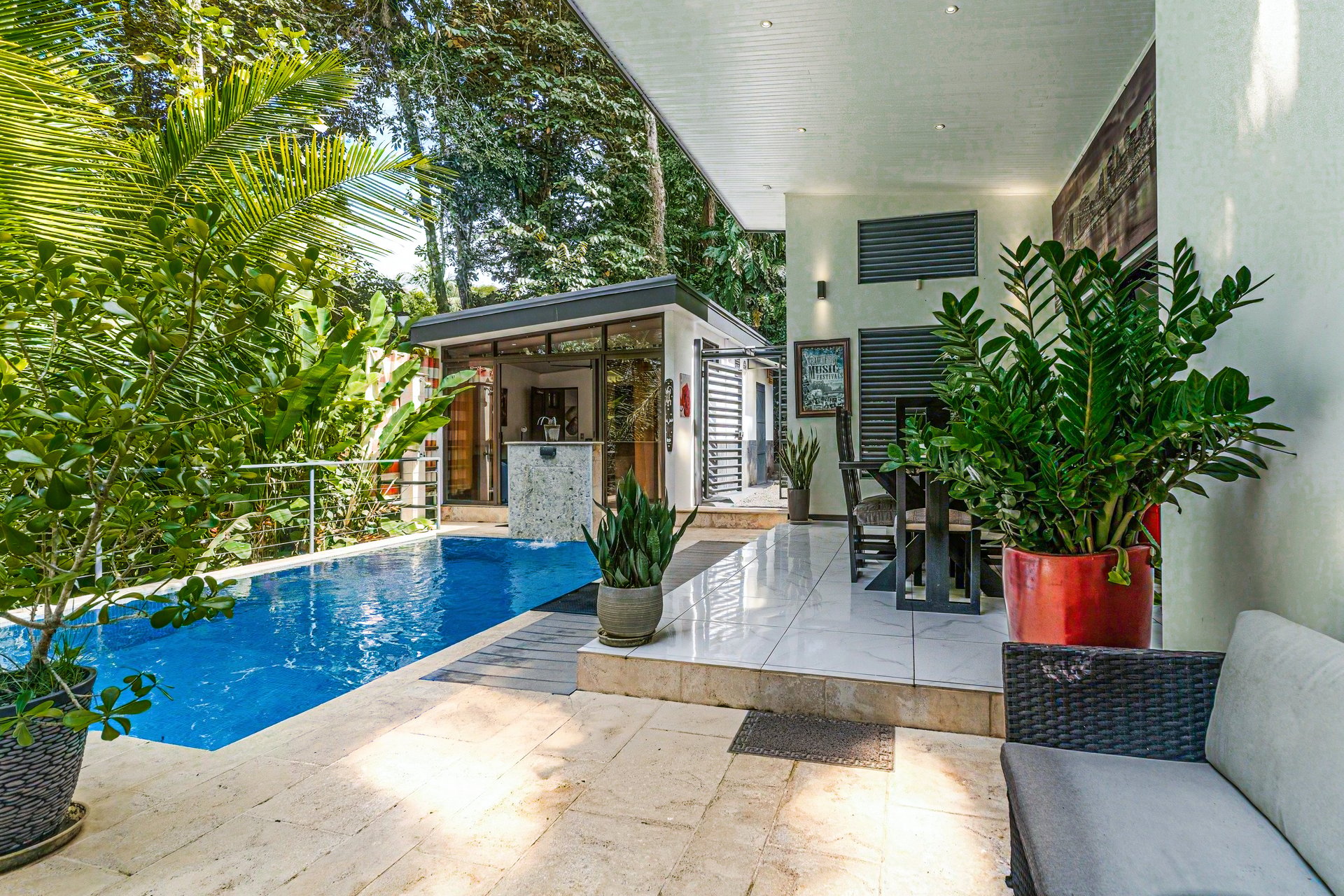 Charming 2 Bedroom Home + Studio located in heart of Uvita 