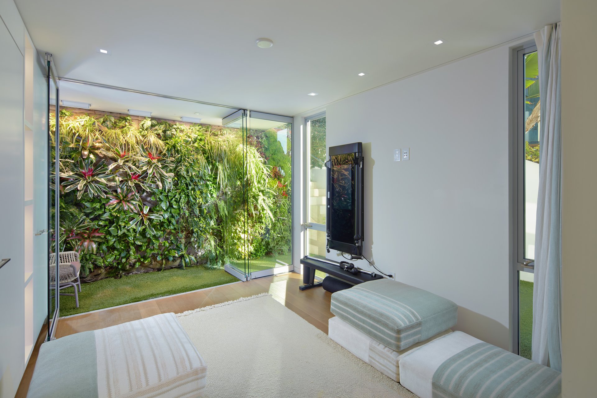 14 Lagunita Drive