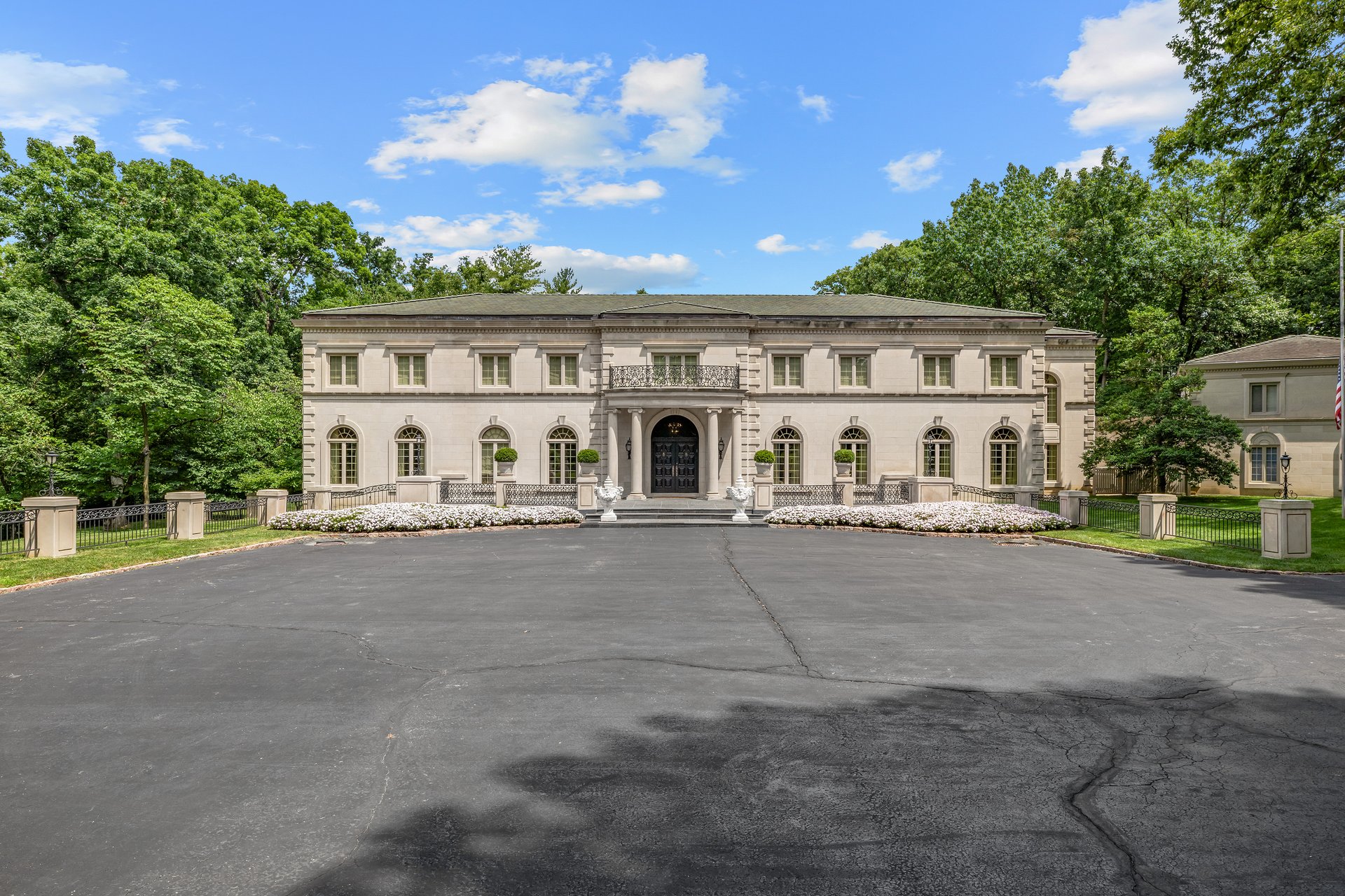 456 Sheffield Estate Drive