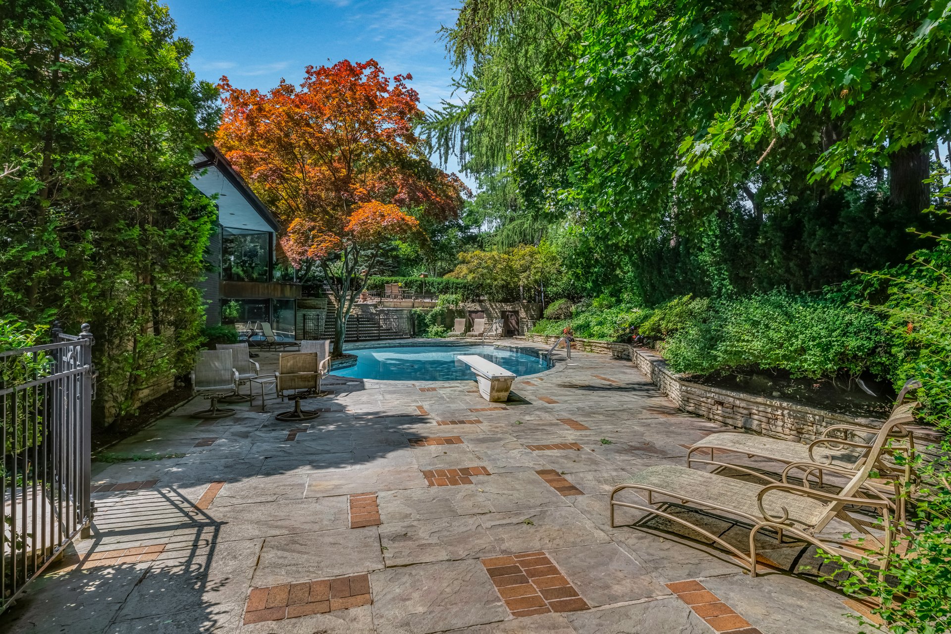 1000 Mississauga Heights Dr