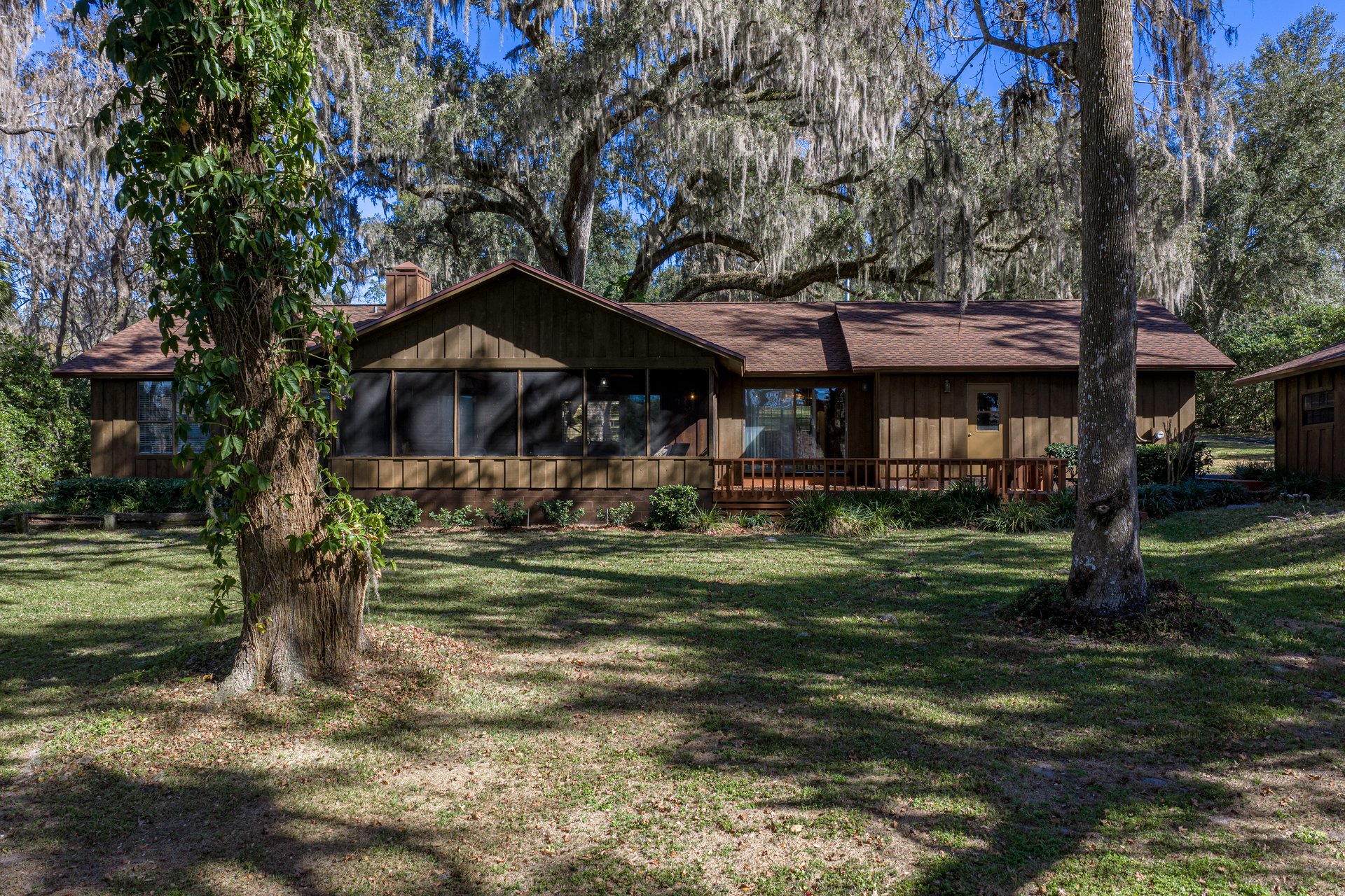 11045 FORT KING RD