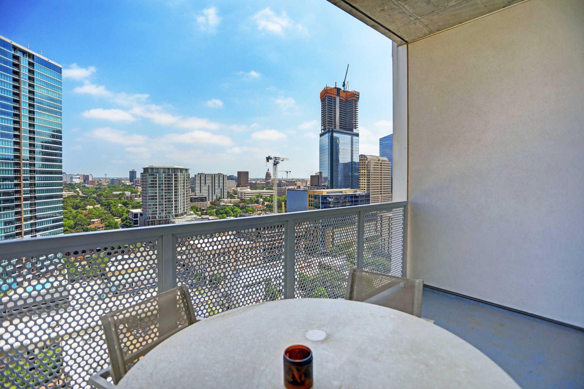 301 West Ave #2104