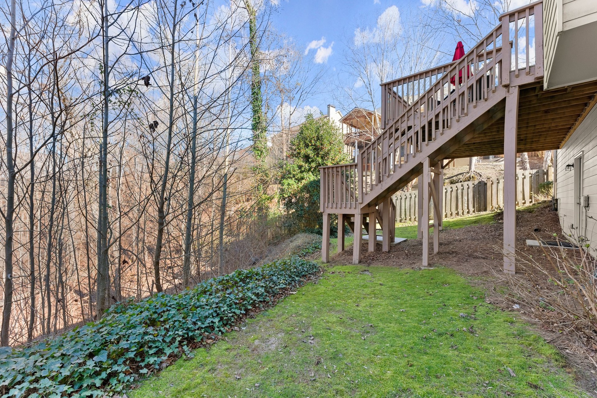 7534 Mossy Log Ct, Flowery Branch, GA 30542