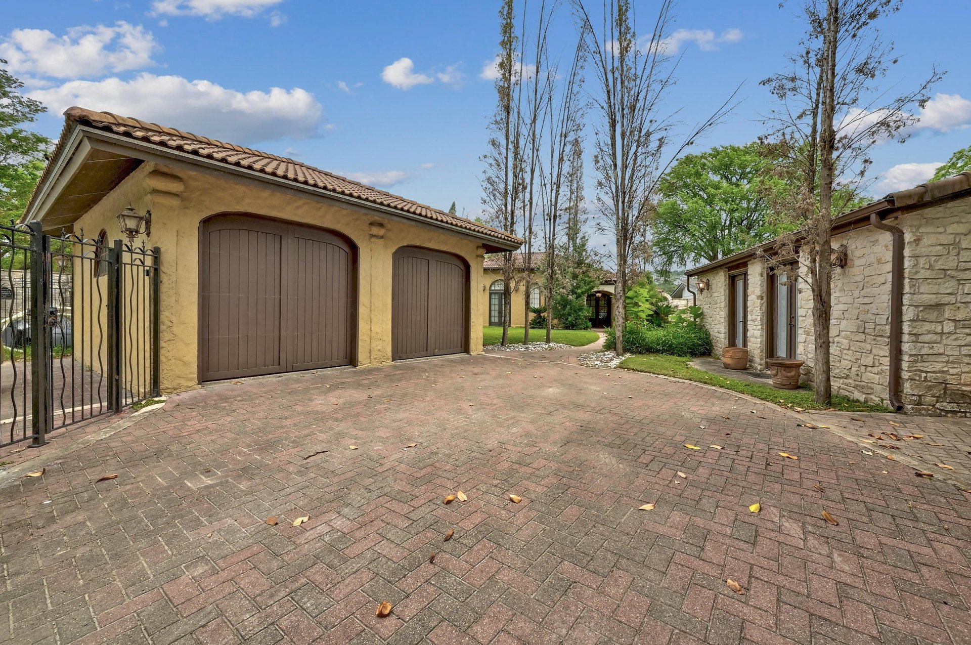 1746 Channel Road