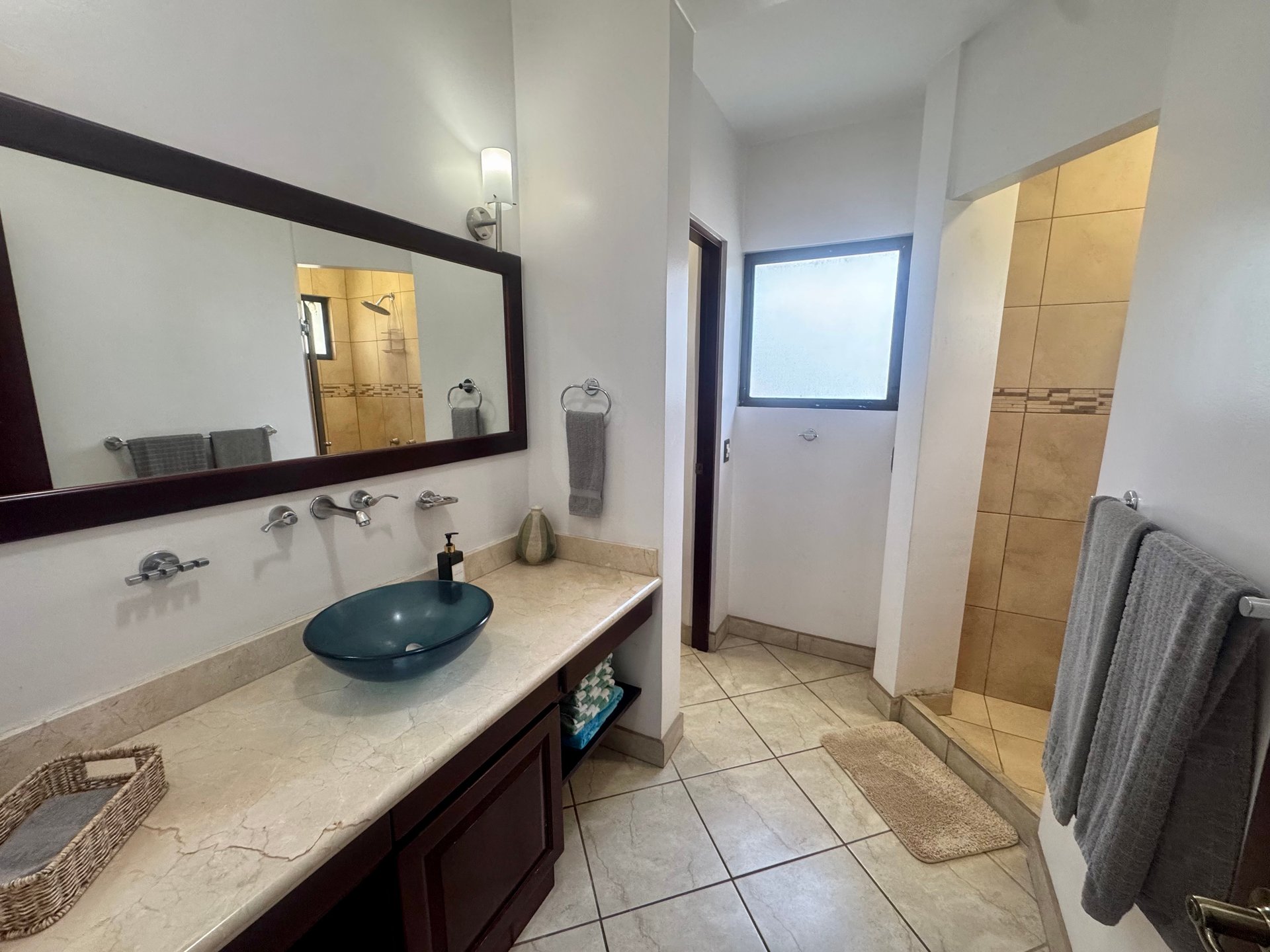 The Oaks 65: Comfortable 2BR Condo Near Tamarindo & Playa Grande