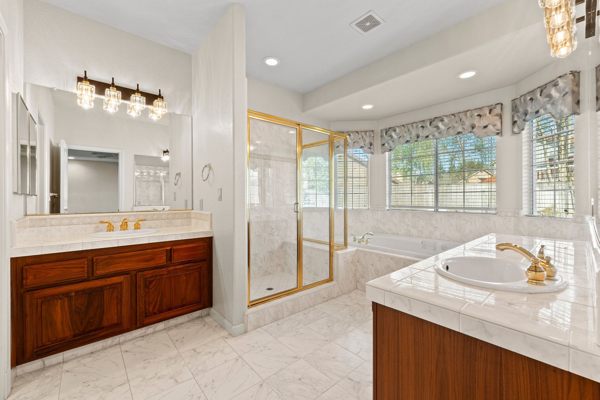 917 Corral Place
