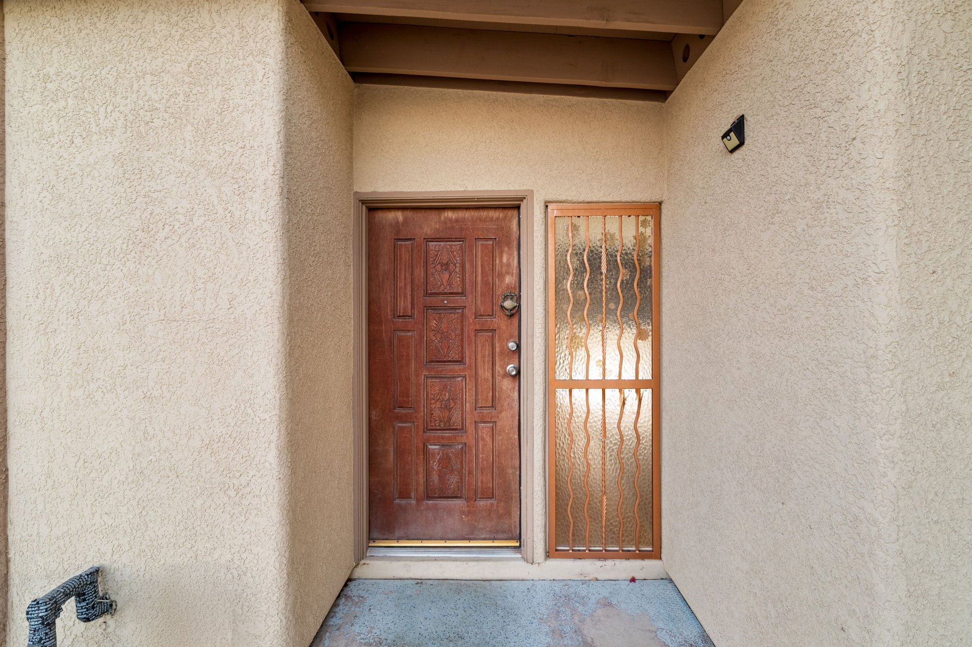 2540 S Marianne