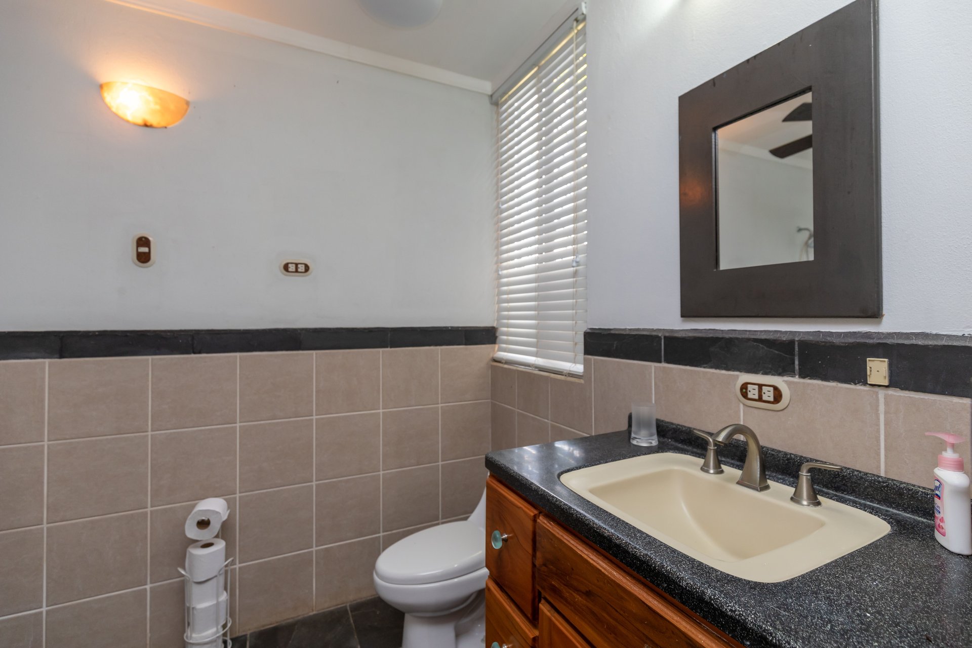 Hacienda-Style Retreat For Sale in Naranjito