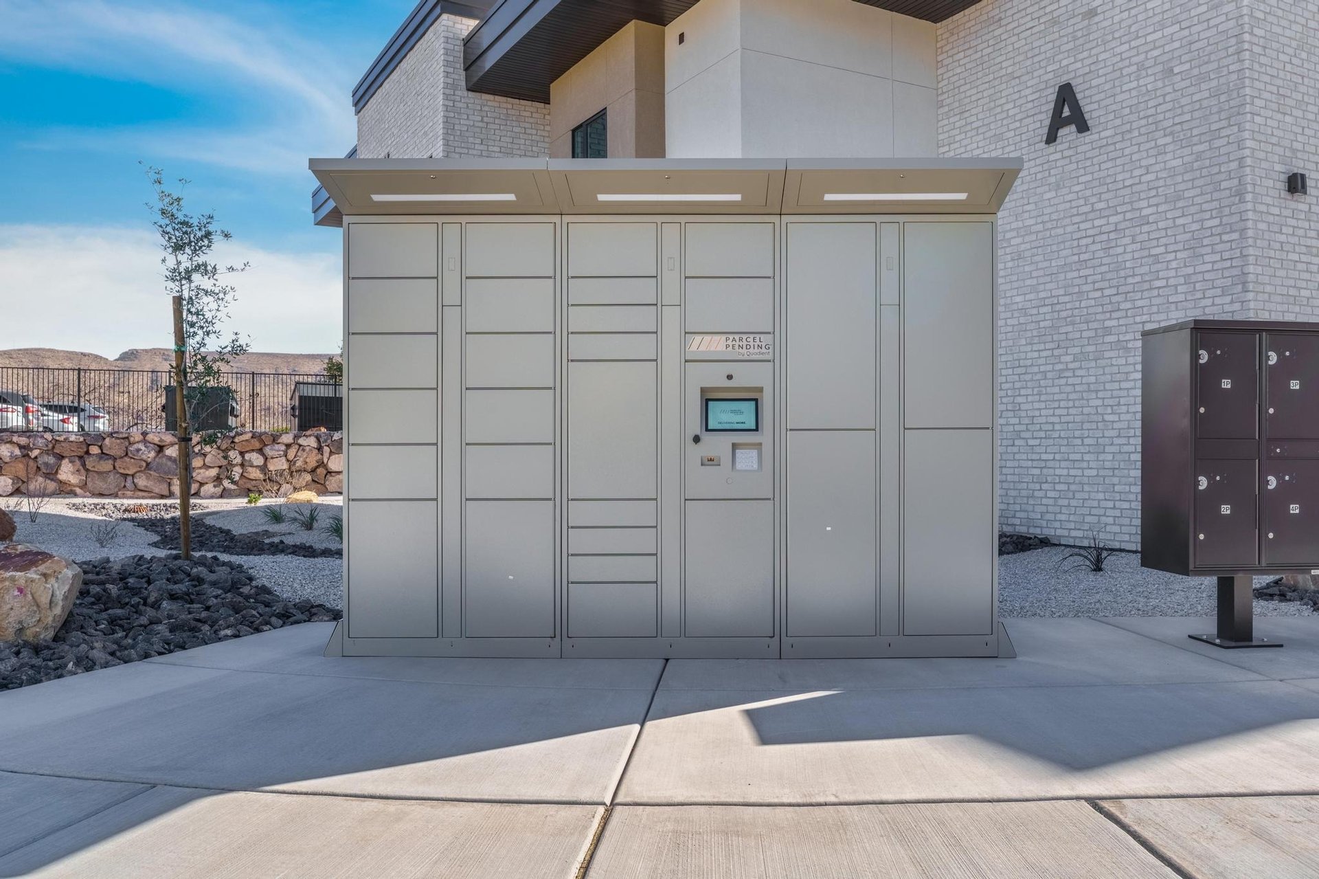 983 W State St A-204