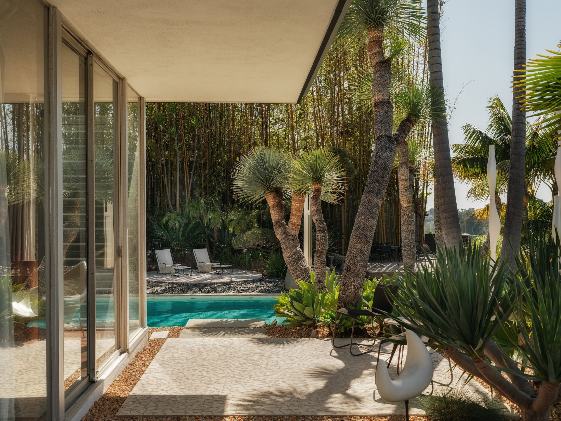 1911 La Mesa Dr