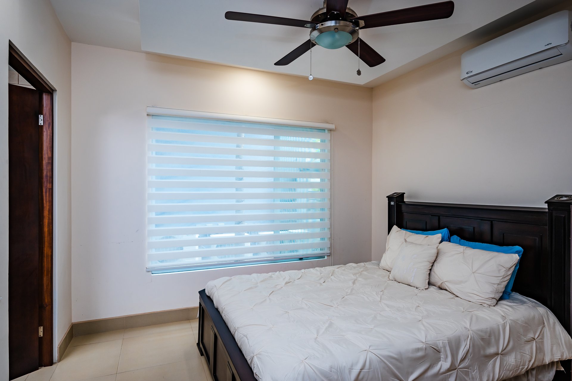 Casa Blanca 2 | Gorgeous 2 Bedroom Condo Close To The Beach!