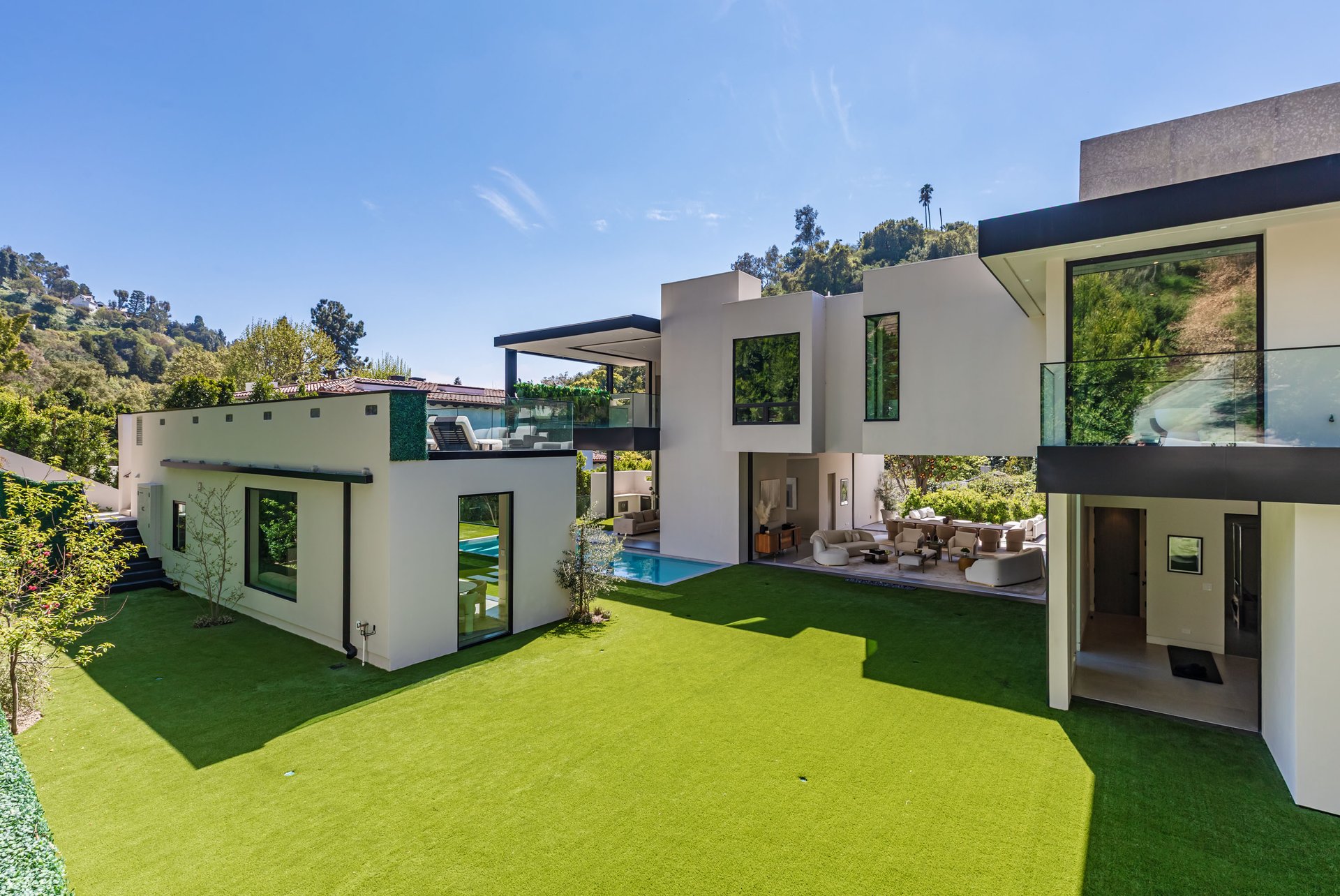 982 Stone Canyon Road