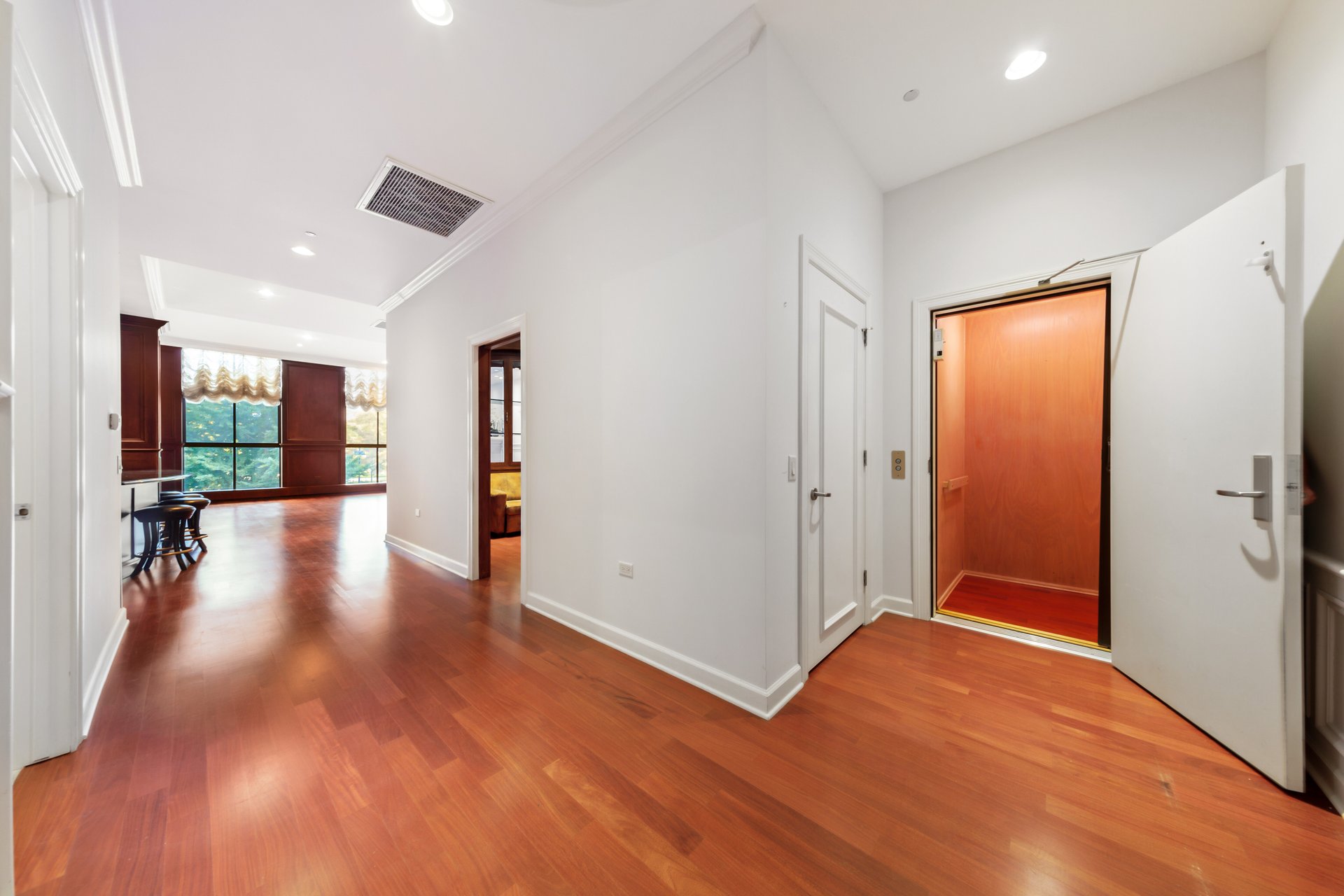 310 S Michigan Ave Unit 202